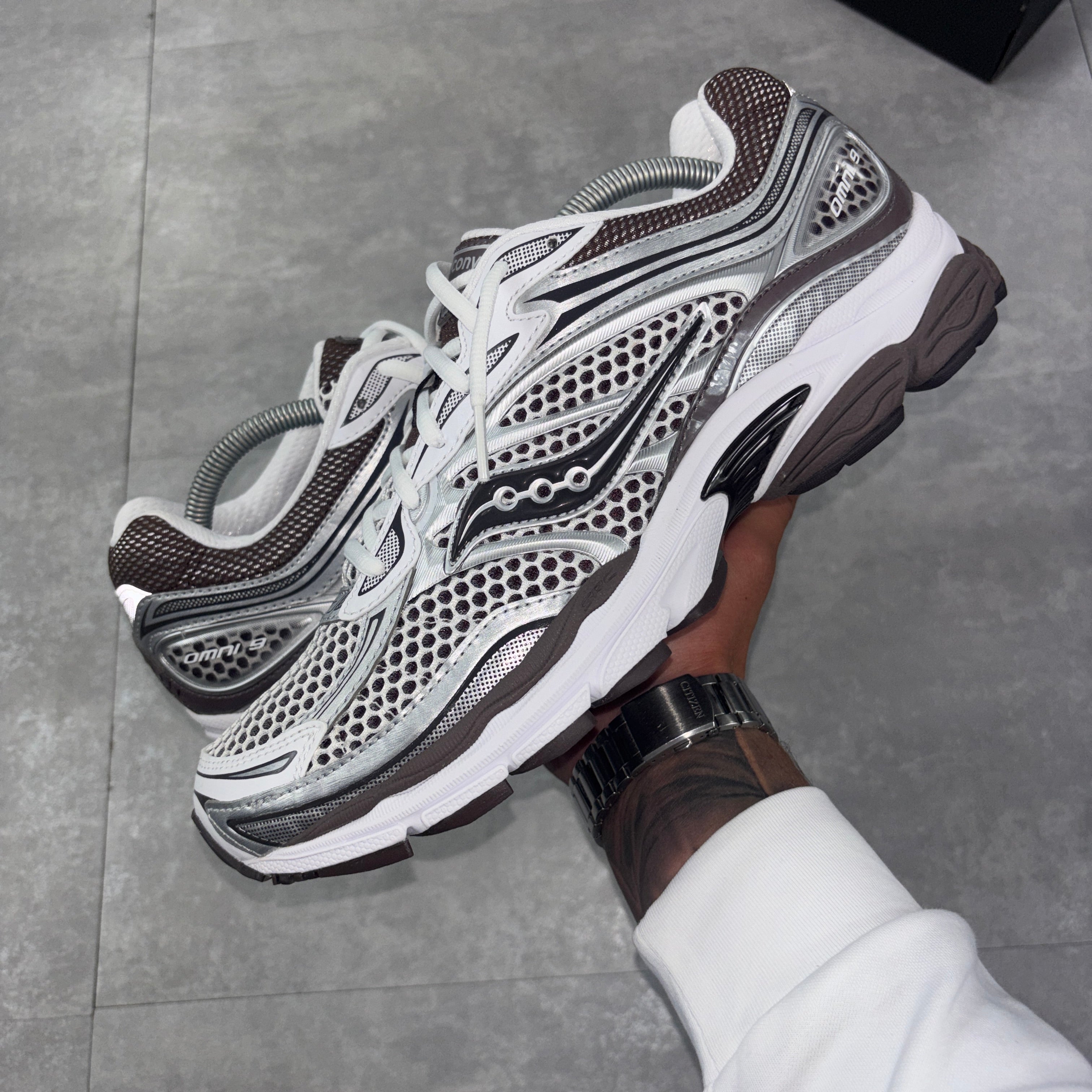 Saucony ProGrid Omni 9 Brown