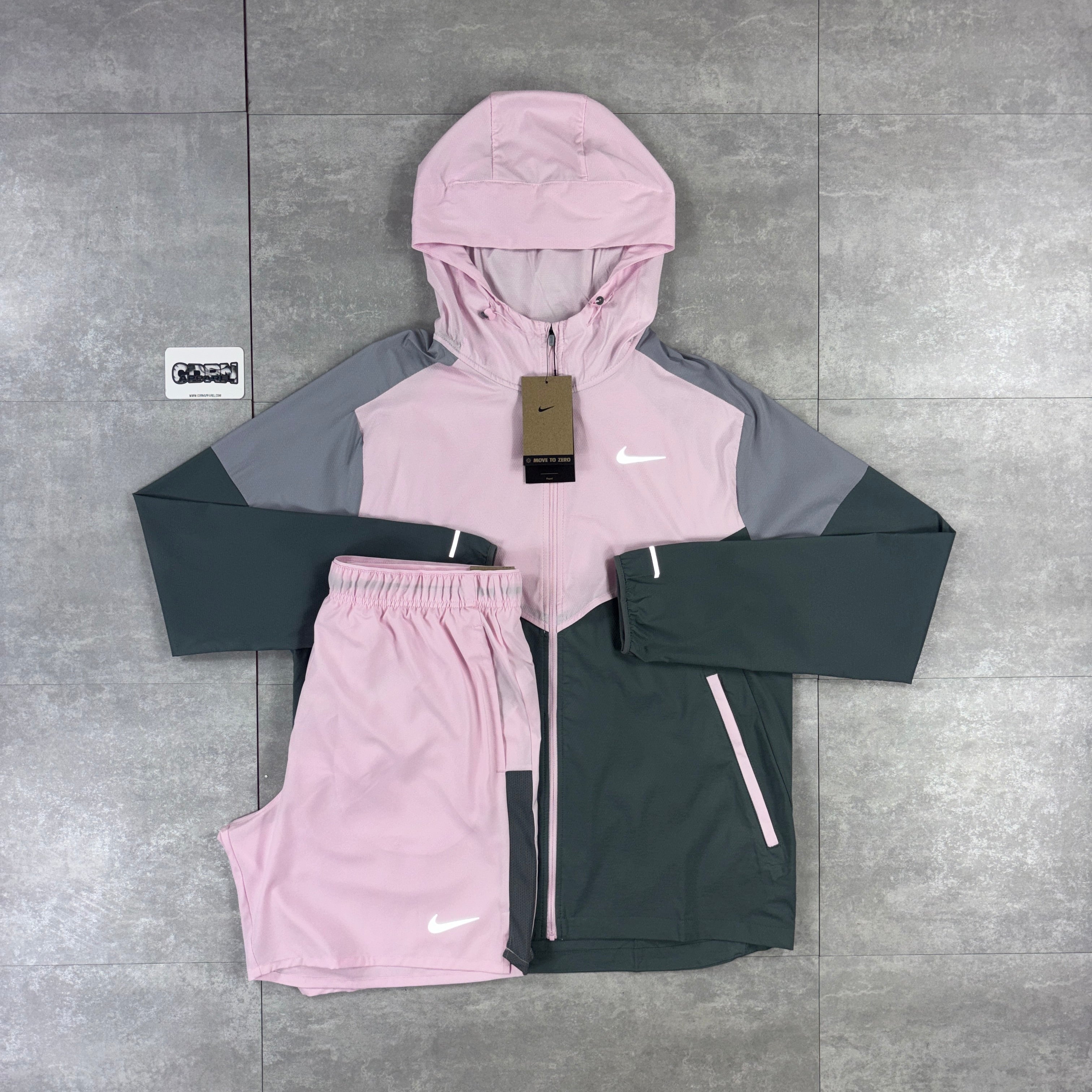 Nike Challenger Shorts - Pink Foam