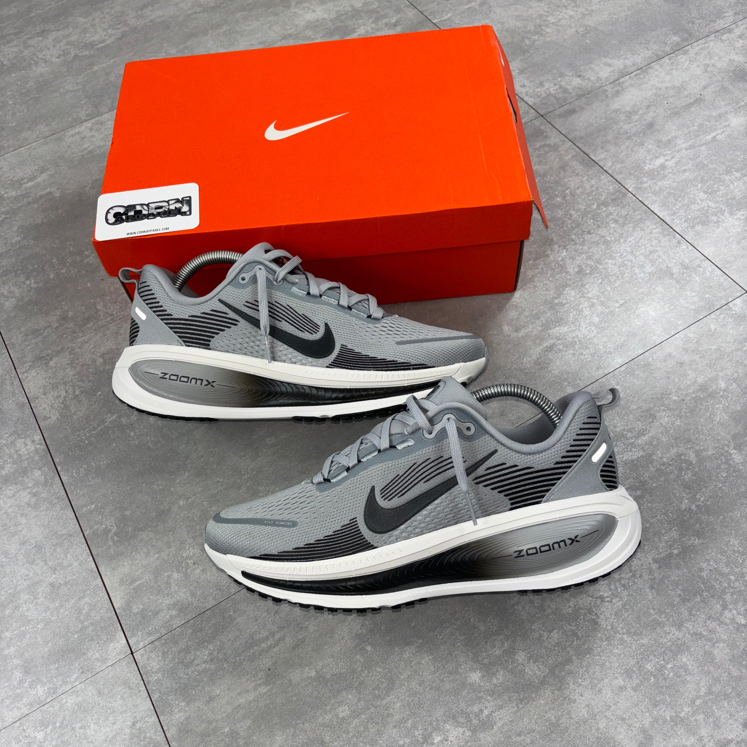 Nike Vomero 18 - Wolf Grey
