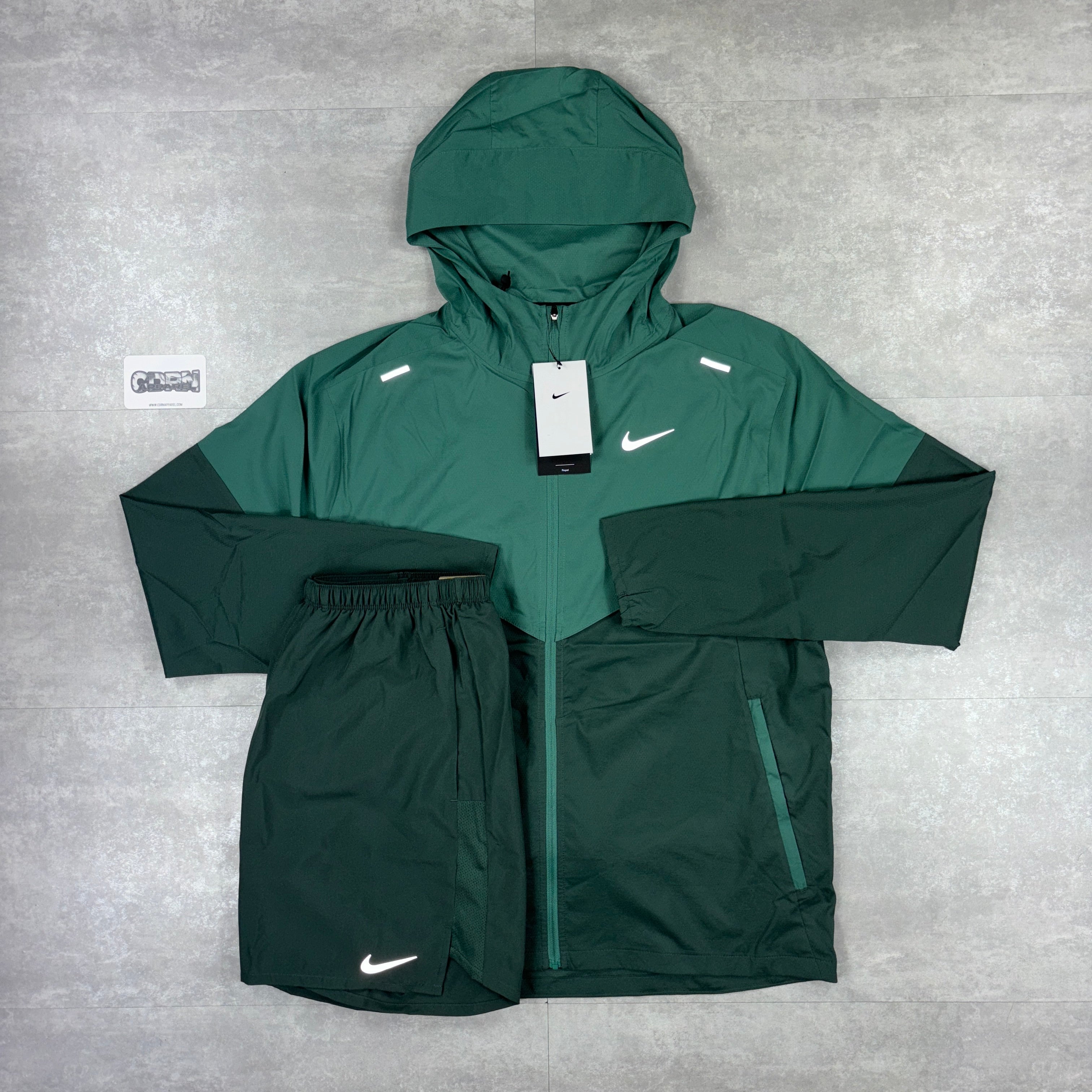 Nike UV Windbreaker Jacket - Vintage Green