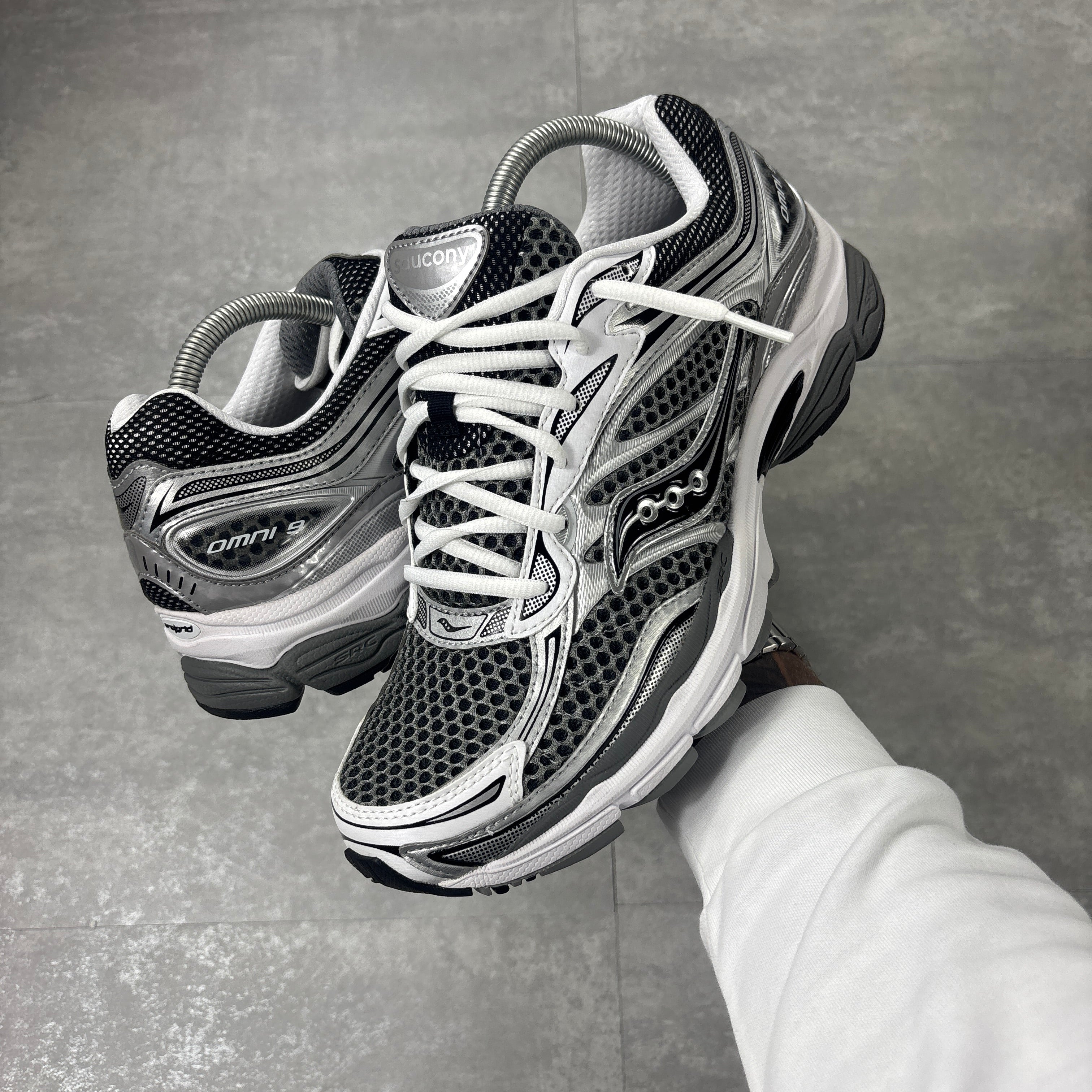Saucony ProGrid Omni 9 Grey Silver