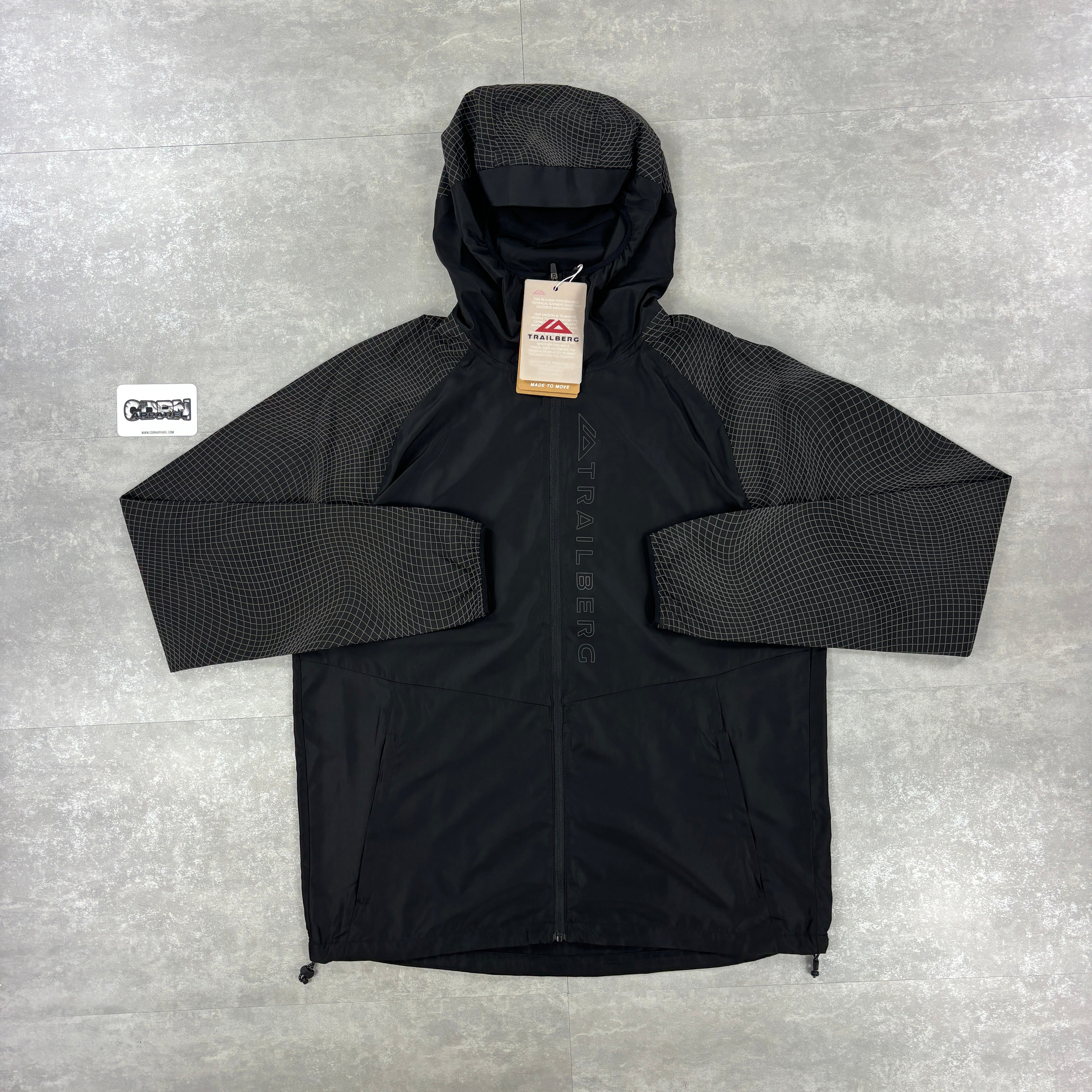 Trailberg Aspect Windbreaker Black & Black Aspect Shorts Set