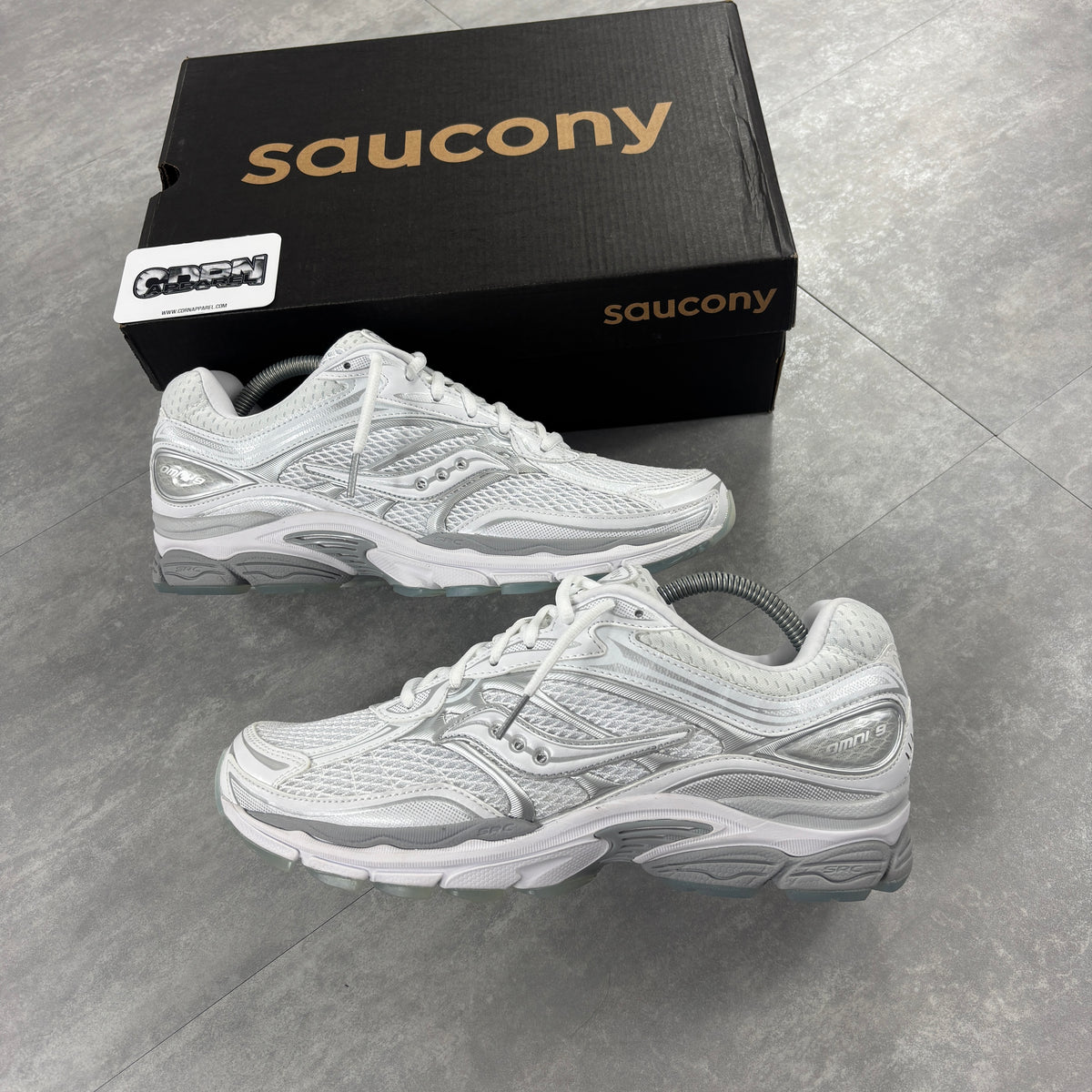 Saucony ProGrid Omni 9 White Silver