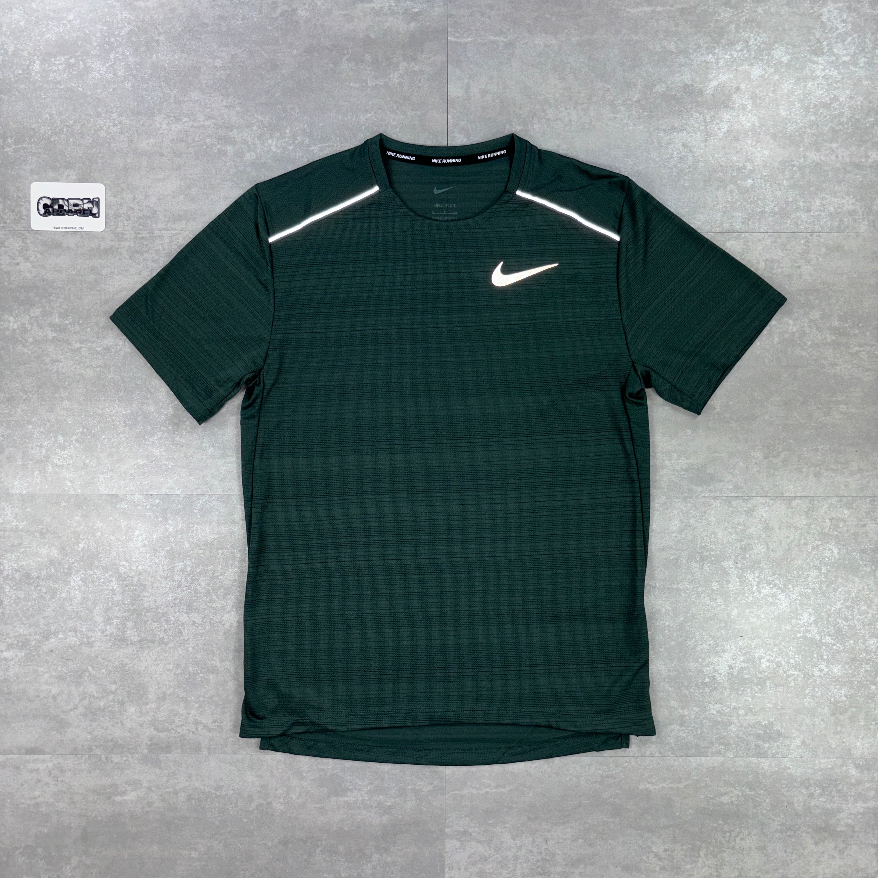 Nike Element 2.0 1/4 Zip Vintage Green, Vintage Green Nike Miler 1.0 & Black Phenoms Pants Bundle