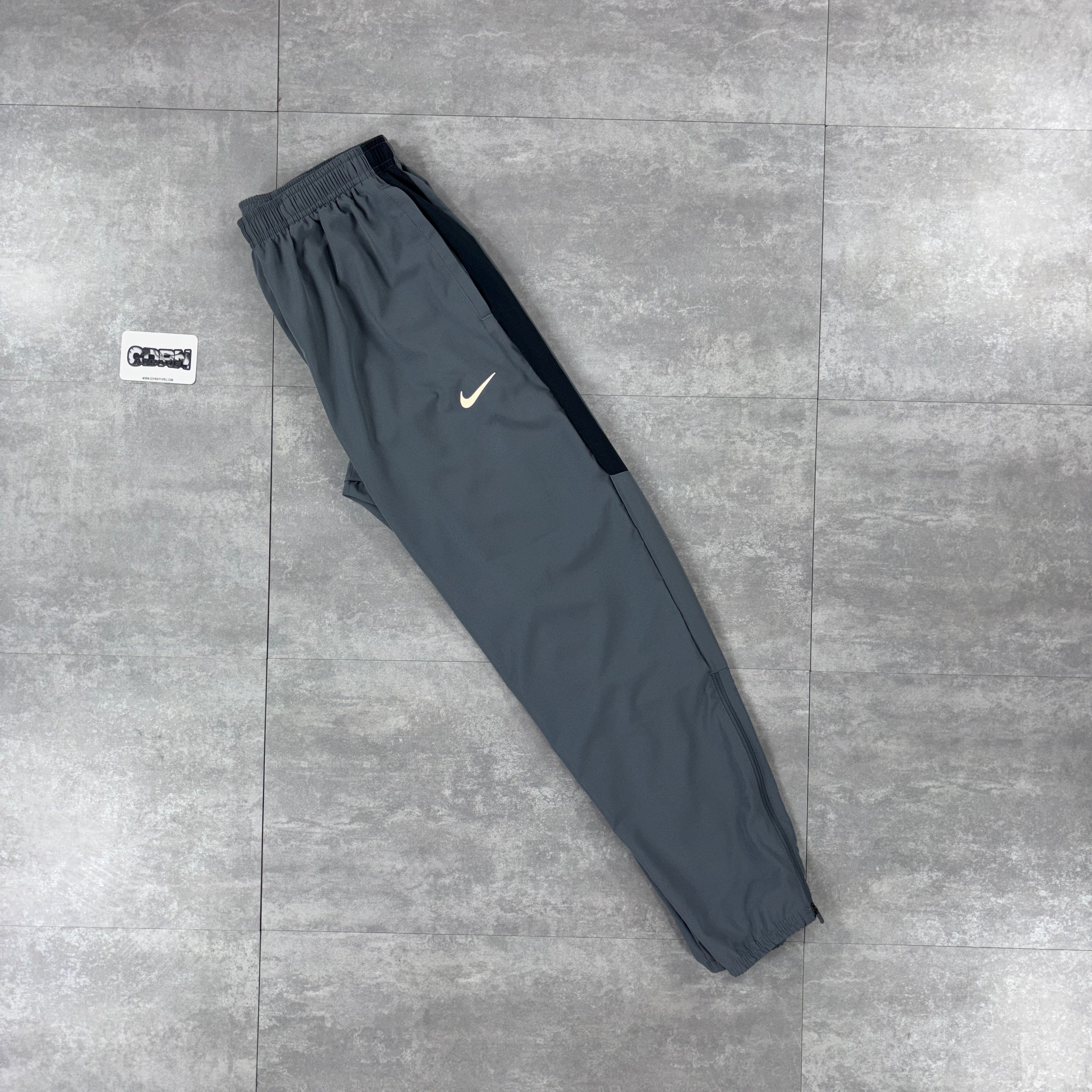 Nike Grey / Black Miler Repel Windbreaker Jacket & Grey / Black Challenger Pants Set
