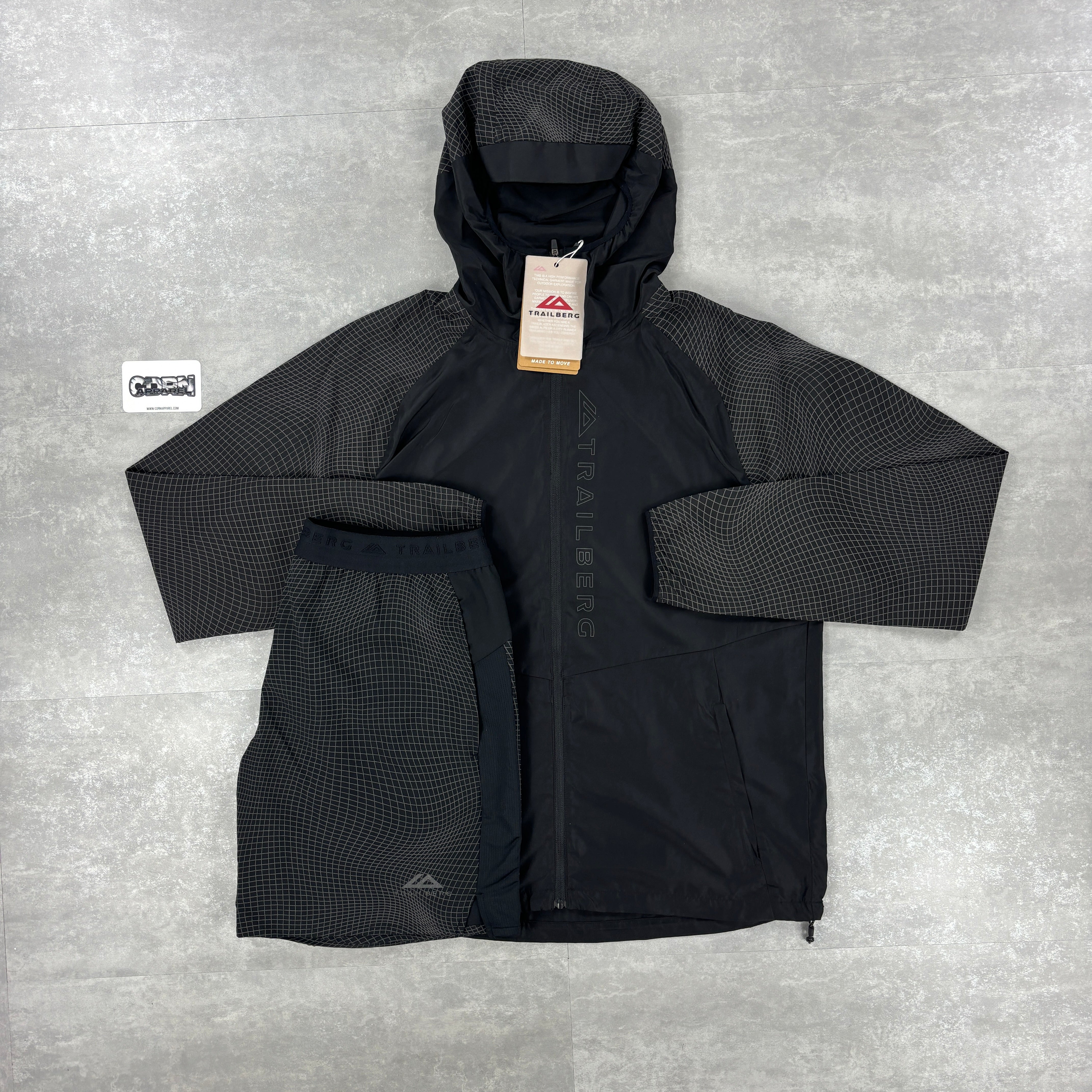 Trailberg Aspect Windbreaker Black & Black Aspect Shorts Set