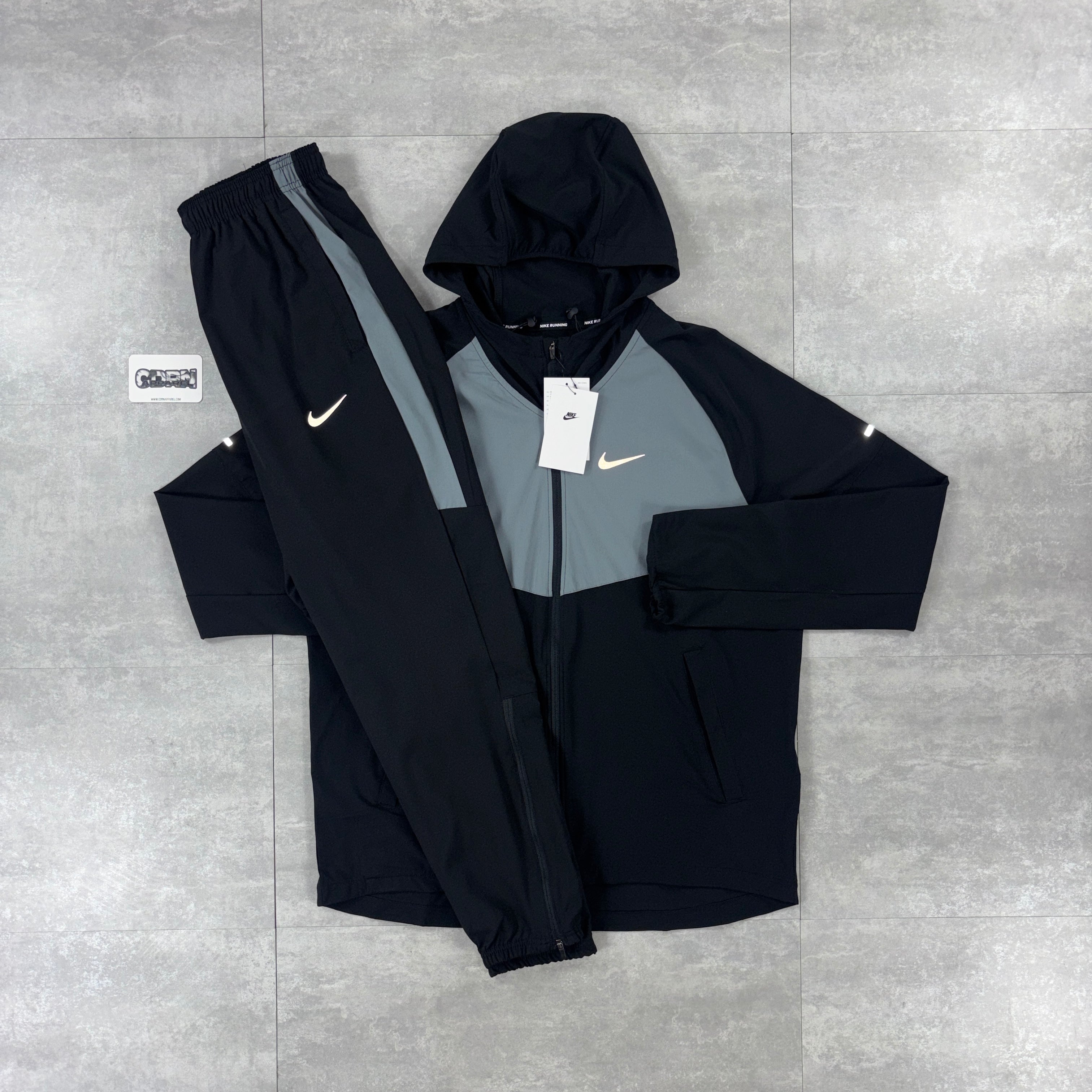 Nike Miler Repel Windbreaker Jacket - Black / Grey