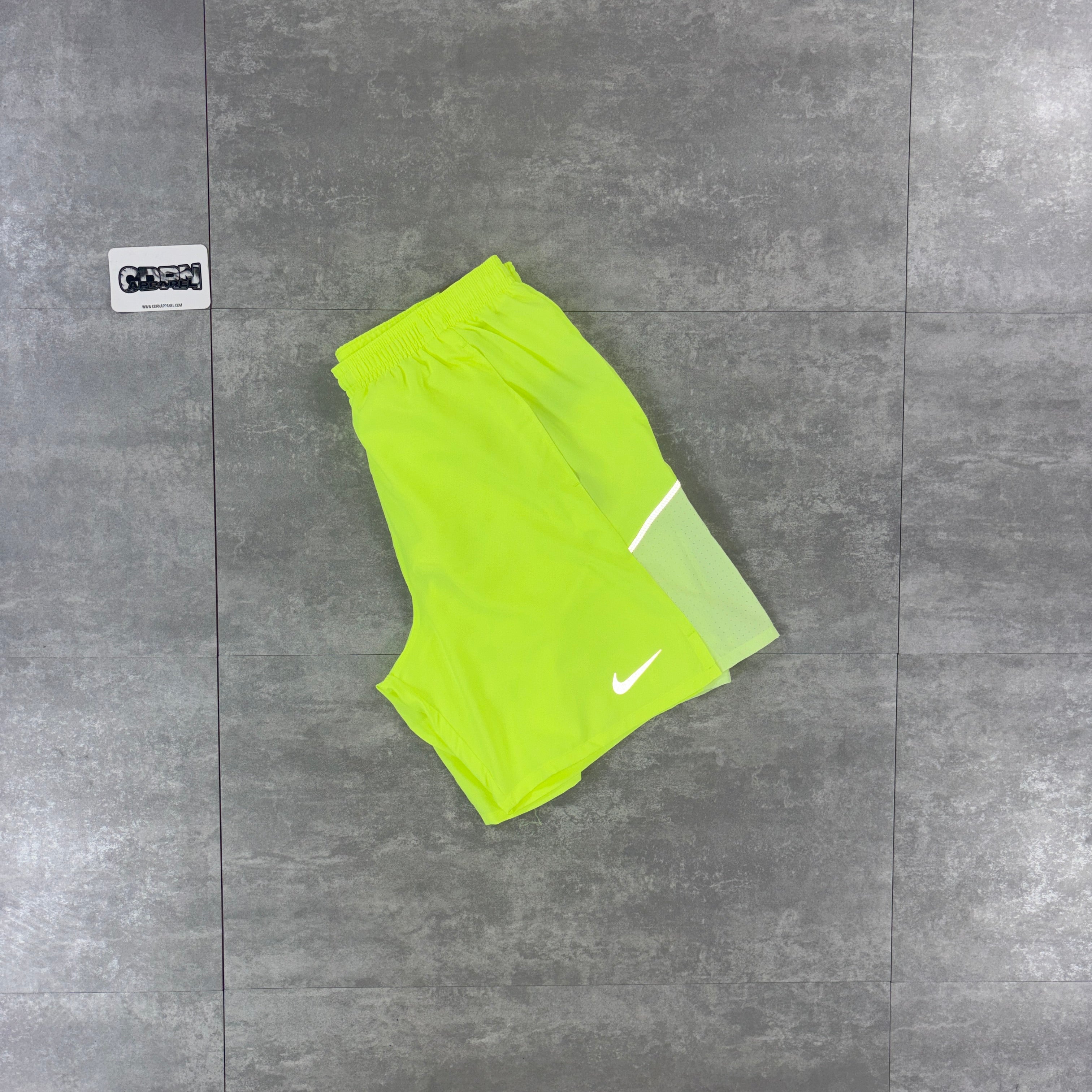 Nike Challenger Plus Shorts - Neon