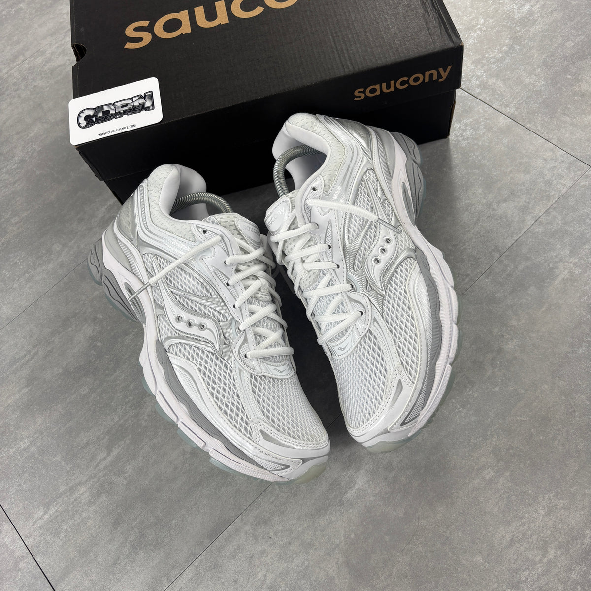 Saucony ProGrid Omni 9 White Silver