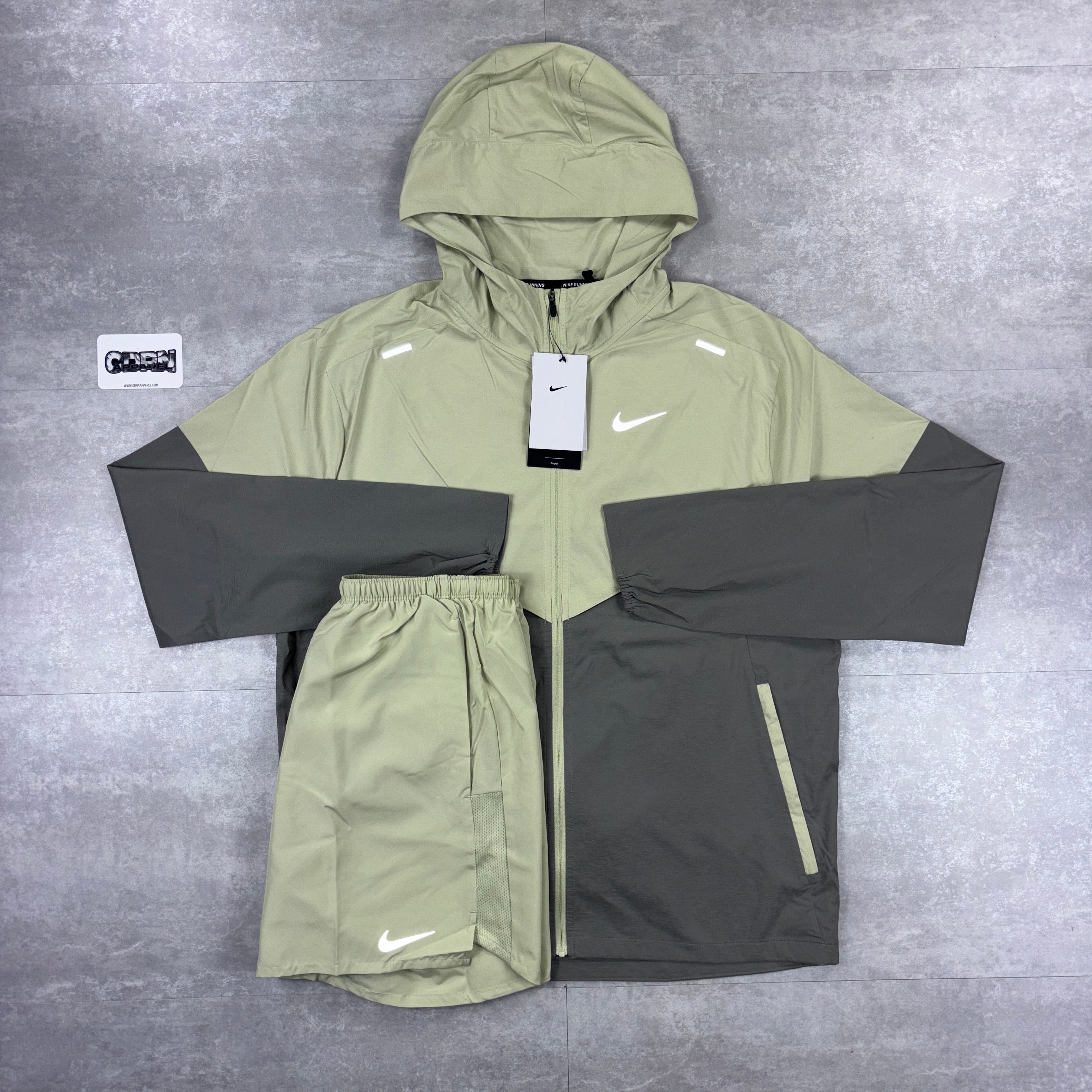 Nike UV Windbreaker Jacket - Olive Green