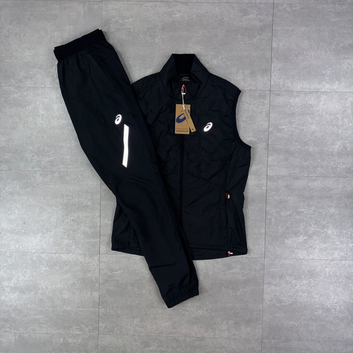 Asics Road Run Gilet Black, Black Lite T-Shirt & Black Asics Lite Pants Bundle