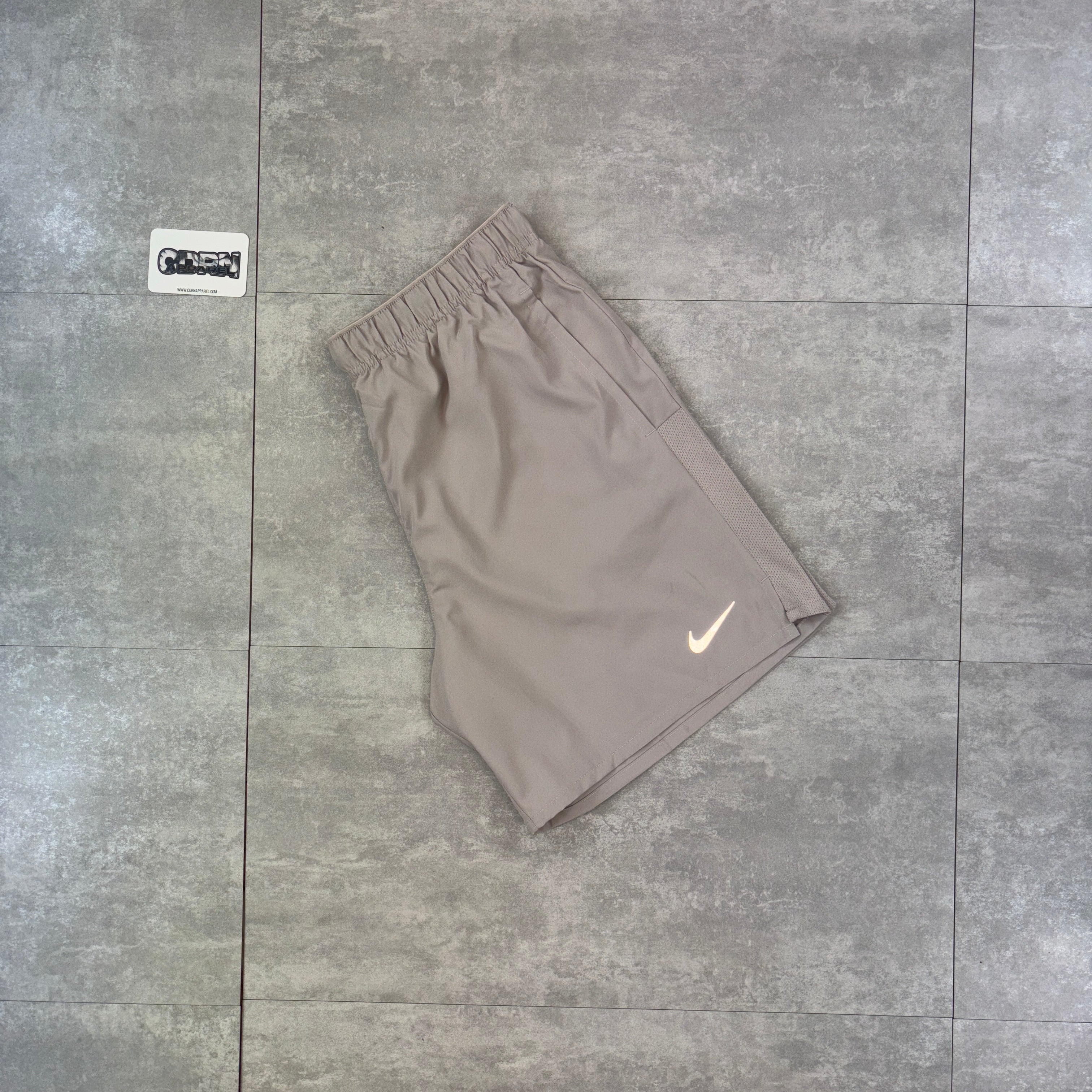 Nike Miler Cream Repel Windbreaker Jacket & 7” Cream Nike Challenger Shorts Set