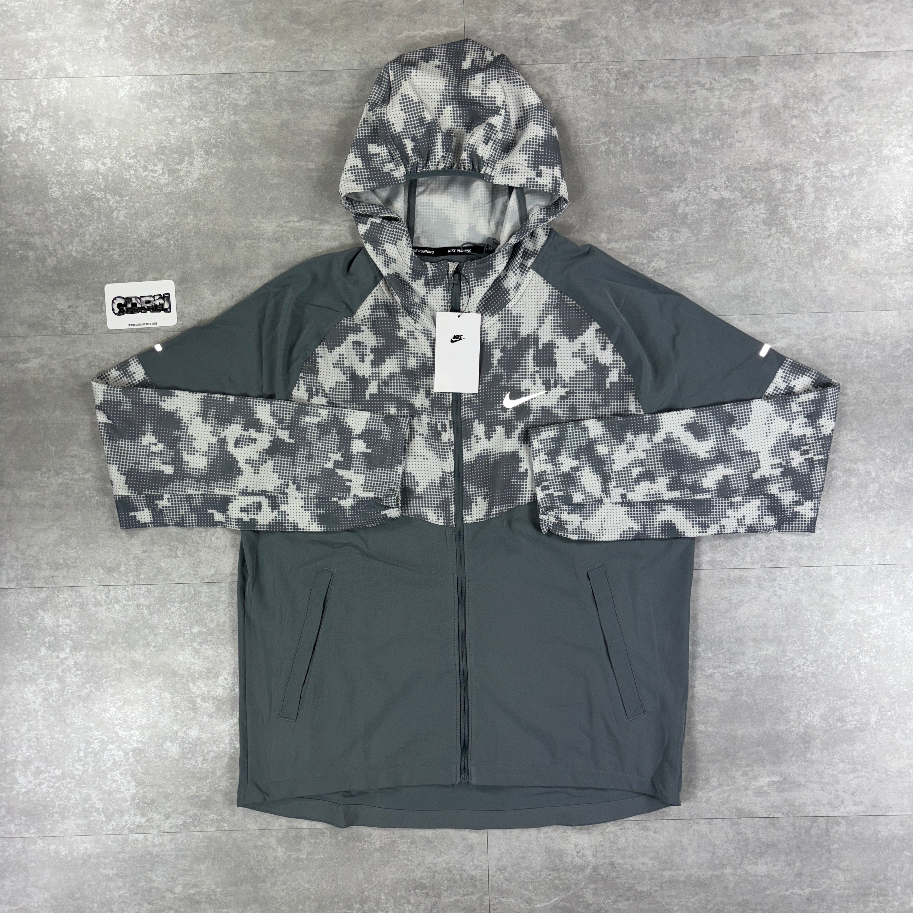 Nike Miler Grey Repel Camo Windbreaker & Grey Challenger Pants Set