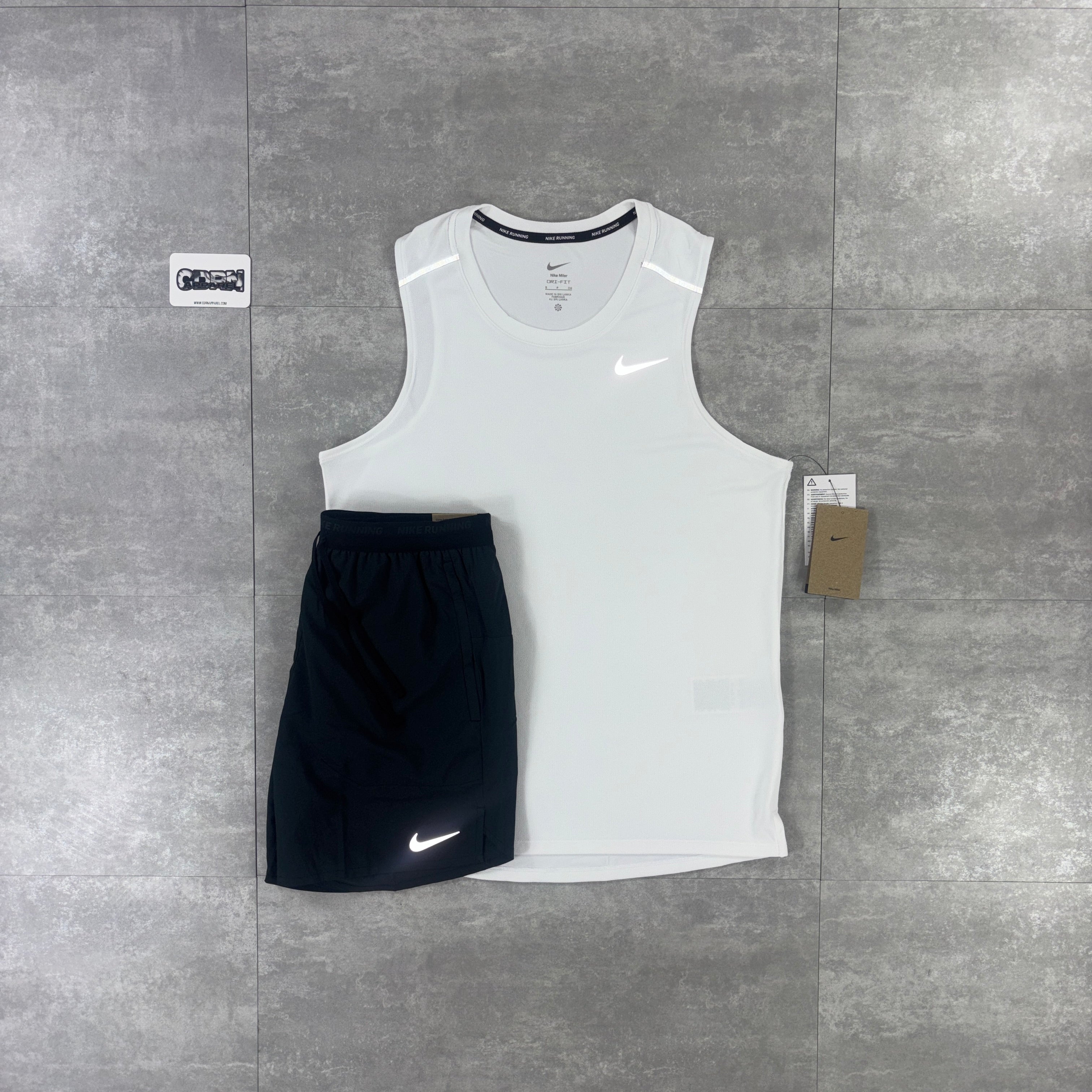 Nike Miler Vest 1.0 White & Black Nike Flex Stride Shorts Set