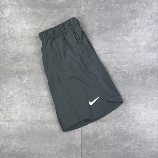 Nike Challenger Shorts 7” - Grey