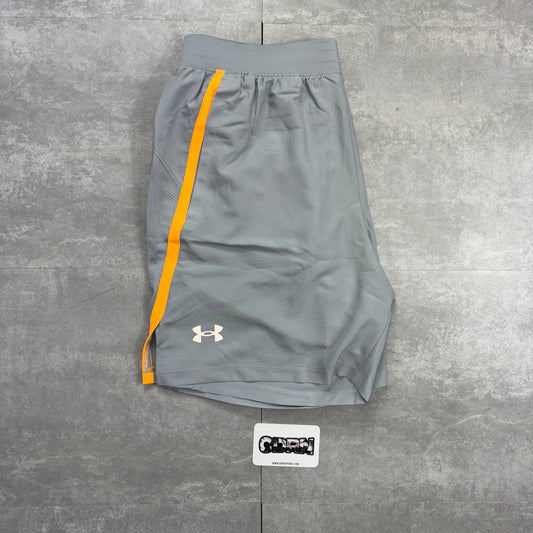 Under Armour 7” Stride Shorts - Grey/Orange