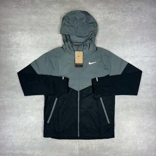 Nike UV Windbreaker Grey/Black & Black Flex Stride Shorts