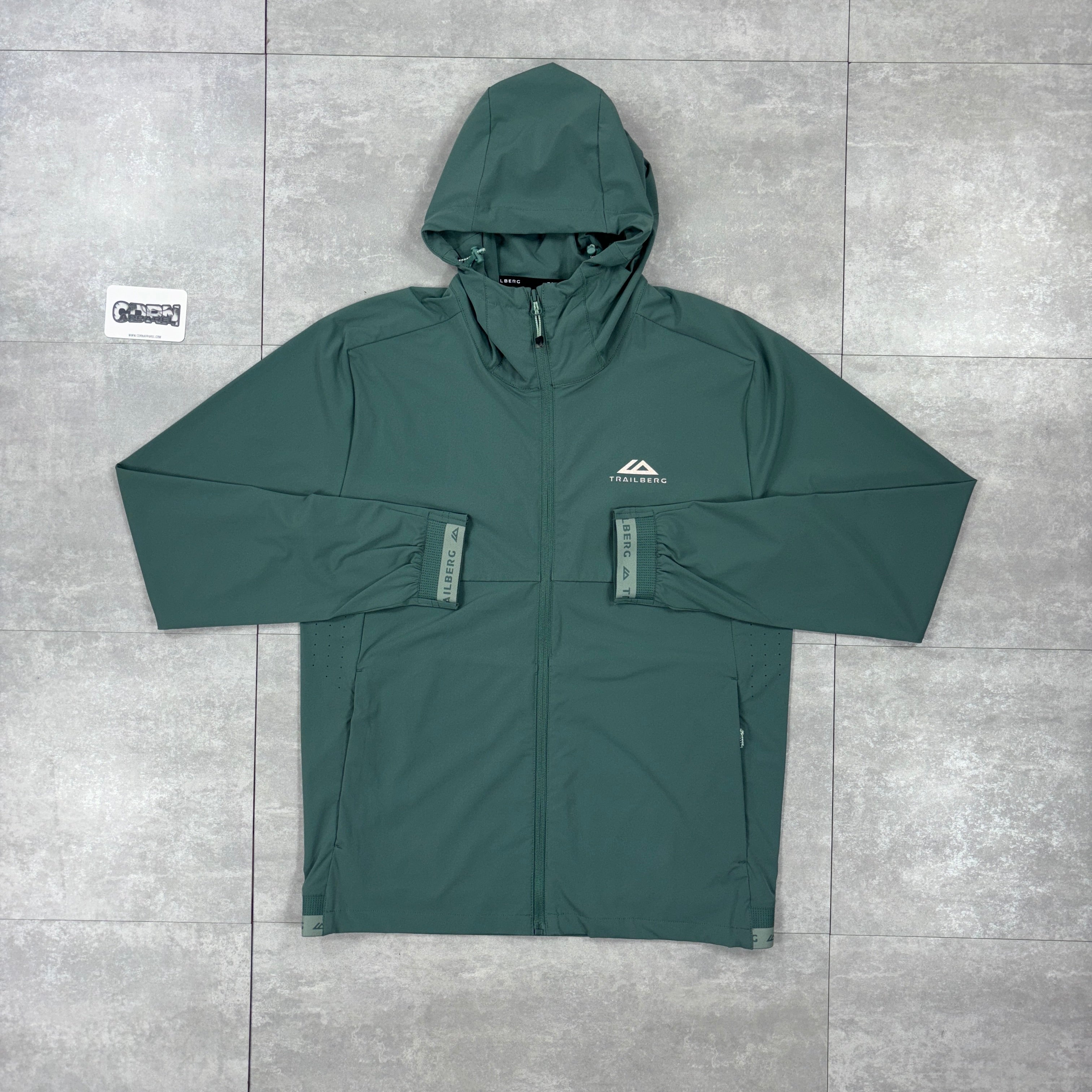 Trailberg Pine Green Frontier 3.0 Windbreaker, Pine Green Seamless T-Shirt & Frontier 3.0 Pants Set