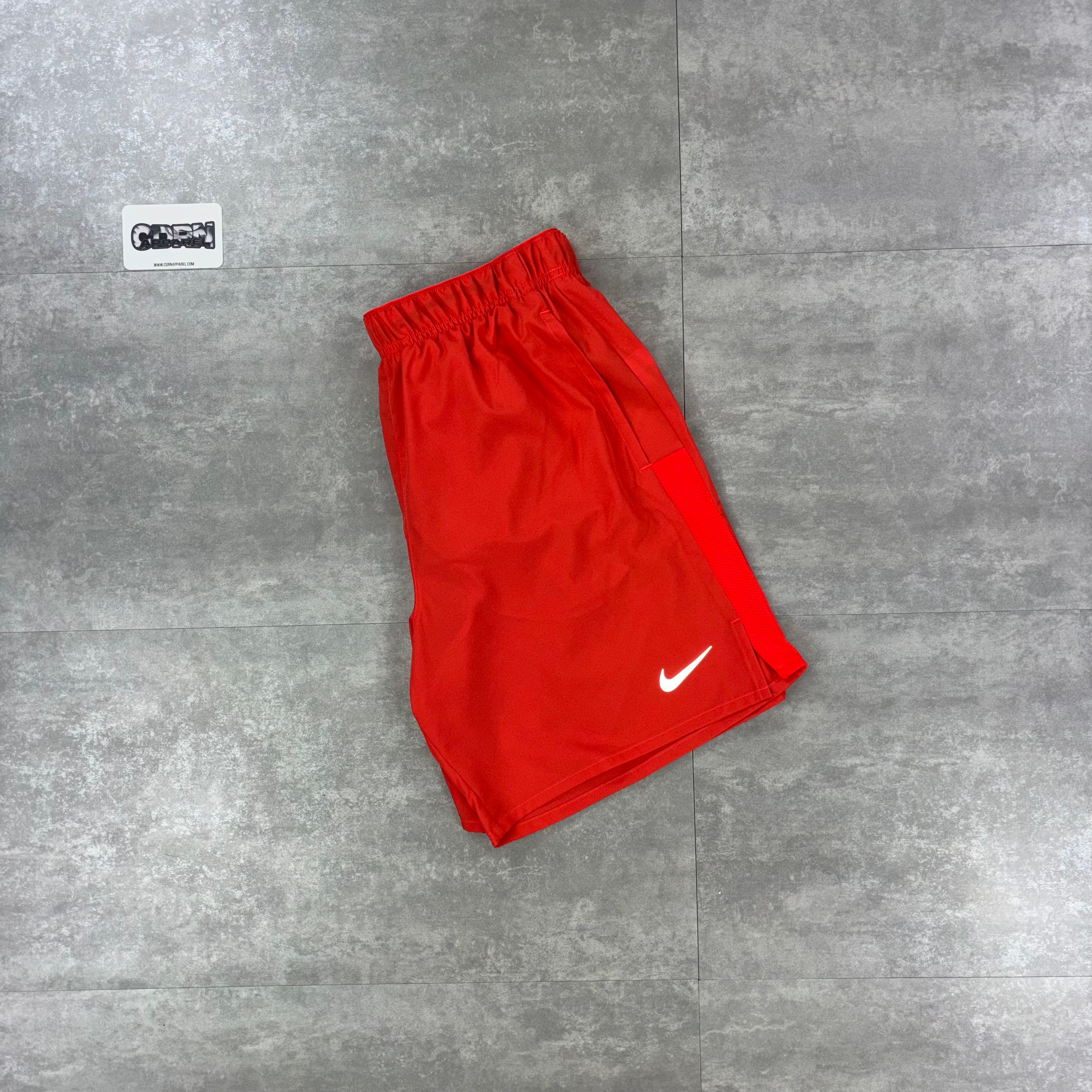 Nike Challenger Shorts 7” - Light Crimson