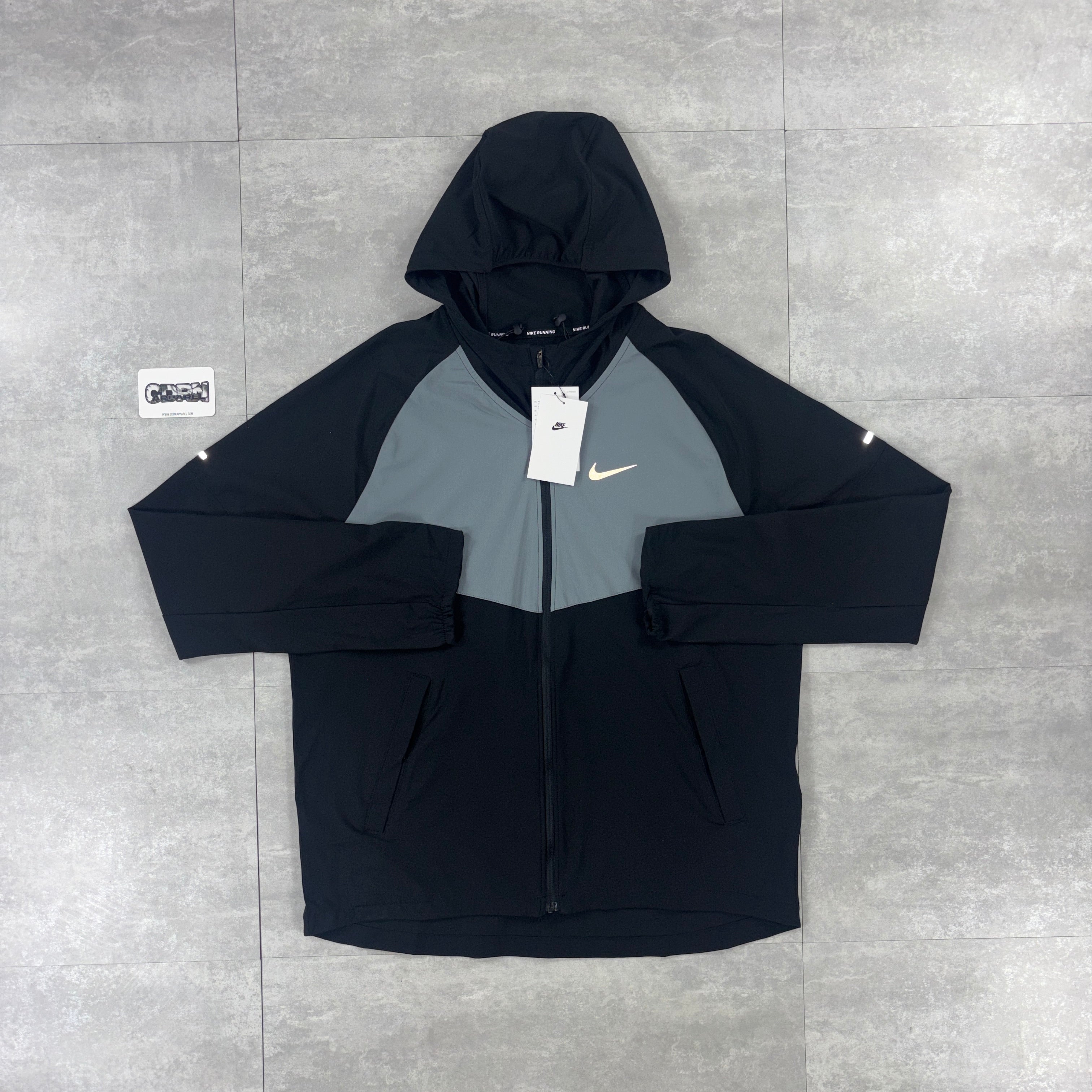 Nike Miler Repel Windbreaker Jacket - Black / Grey
