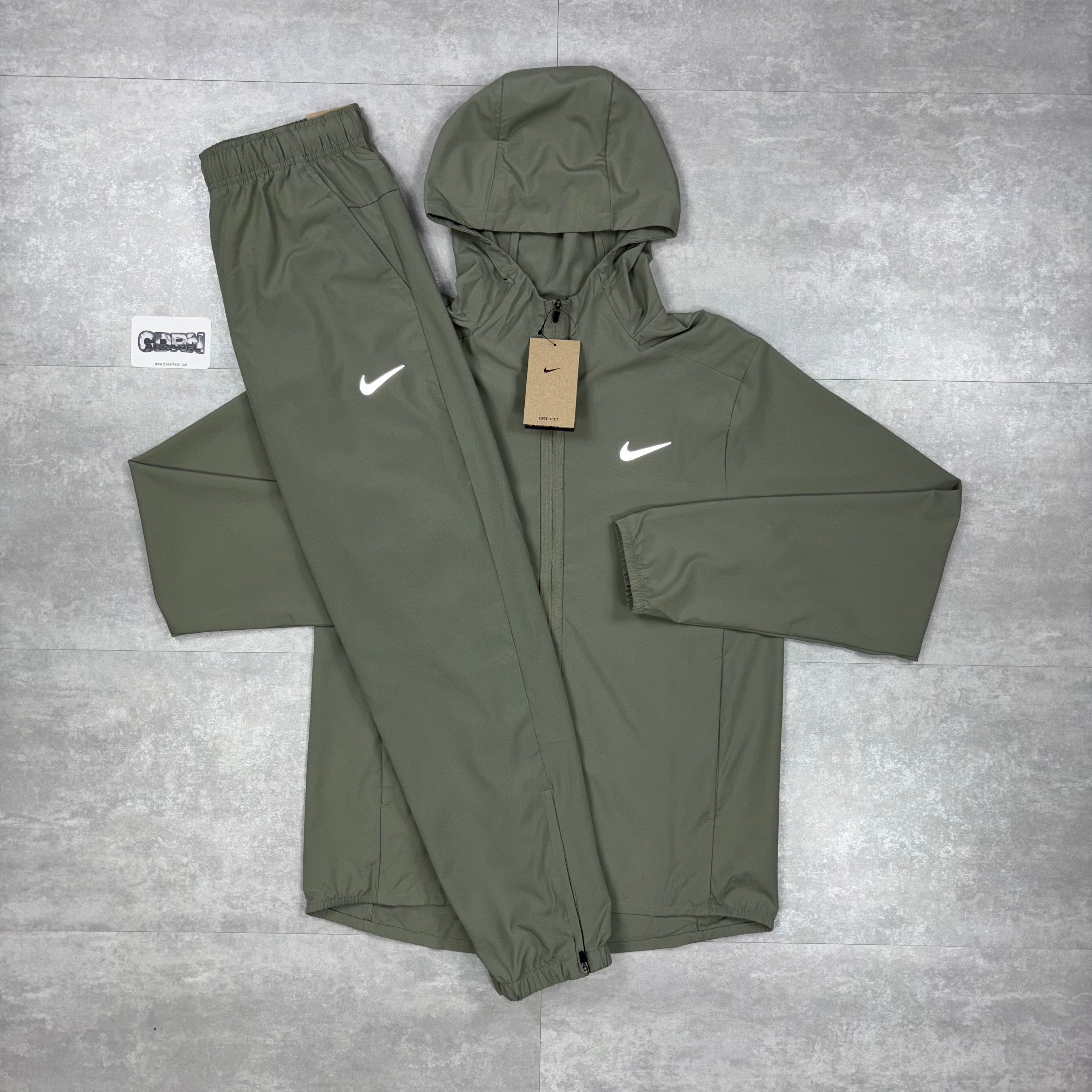 Nike Dri-Fit Form Windrunner Jacket Khaki & Khaki Nike Challenger Pants Set