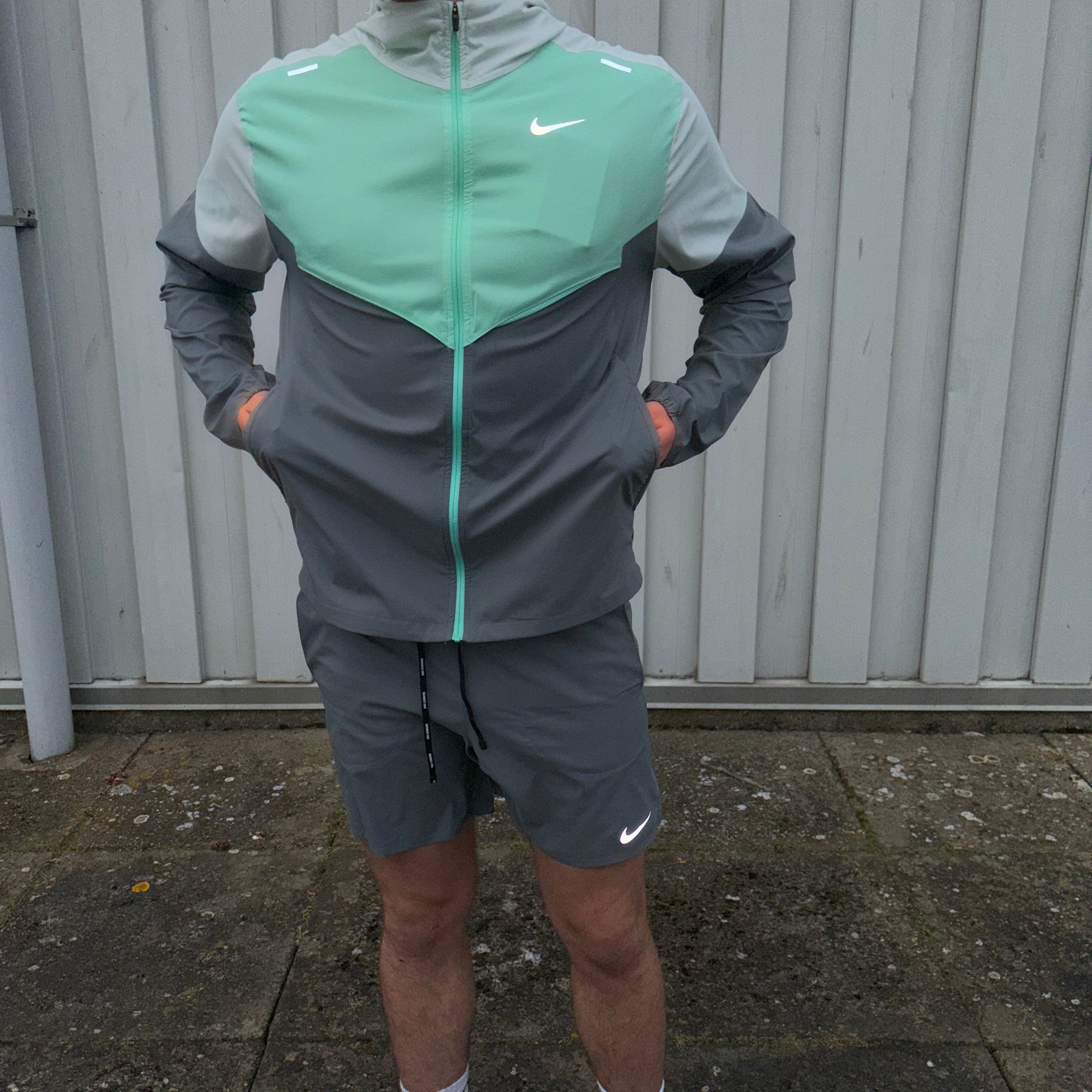Nike UV Windbreaker Jacket - Mint
