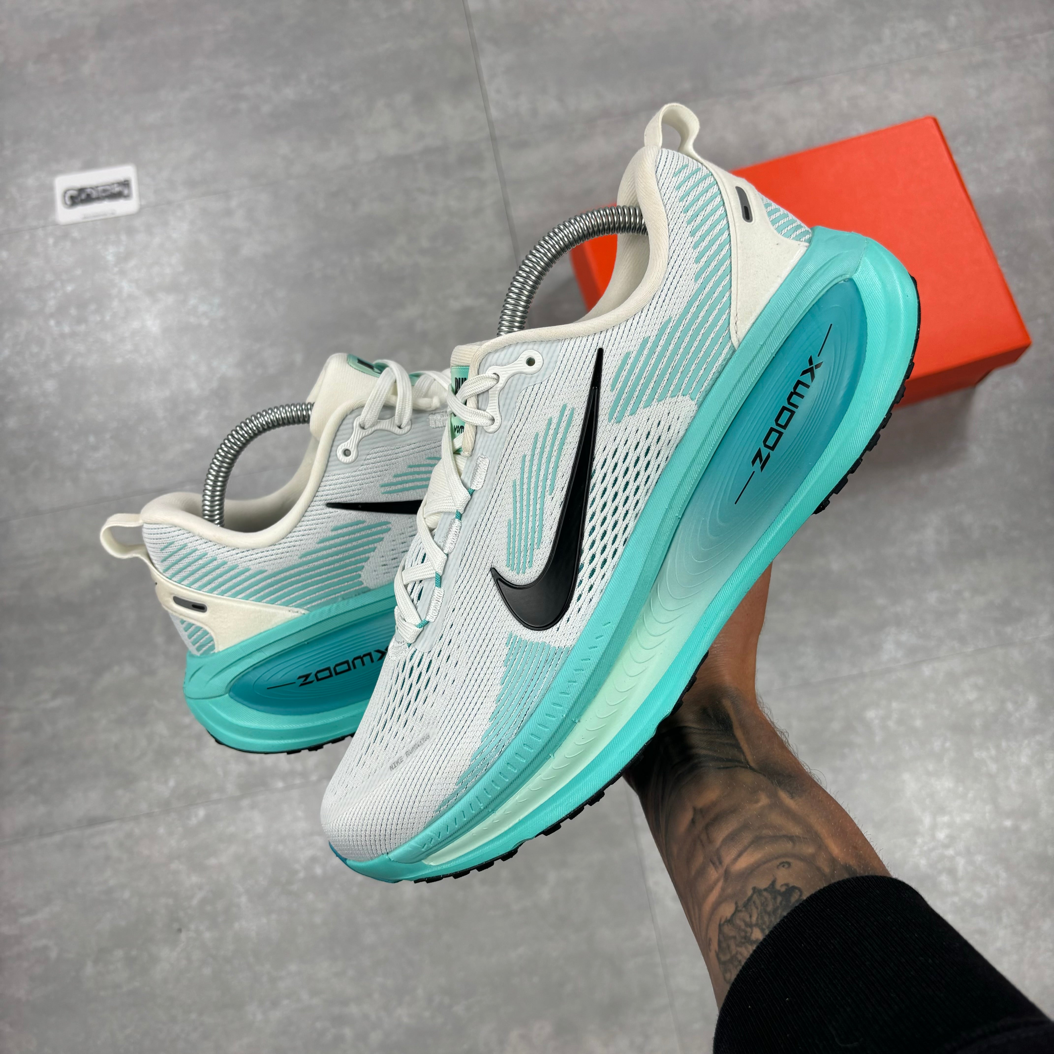 Nike Vomero 18 - Dusty Cactus