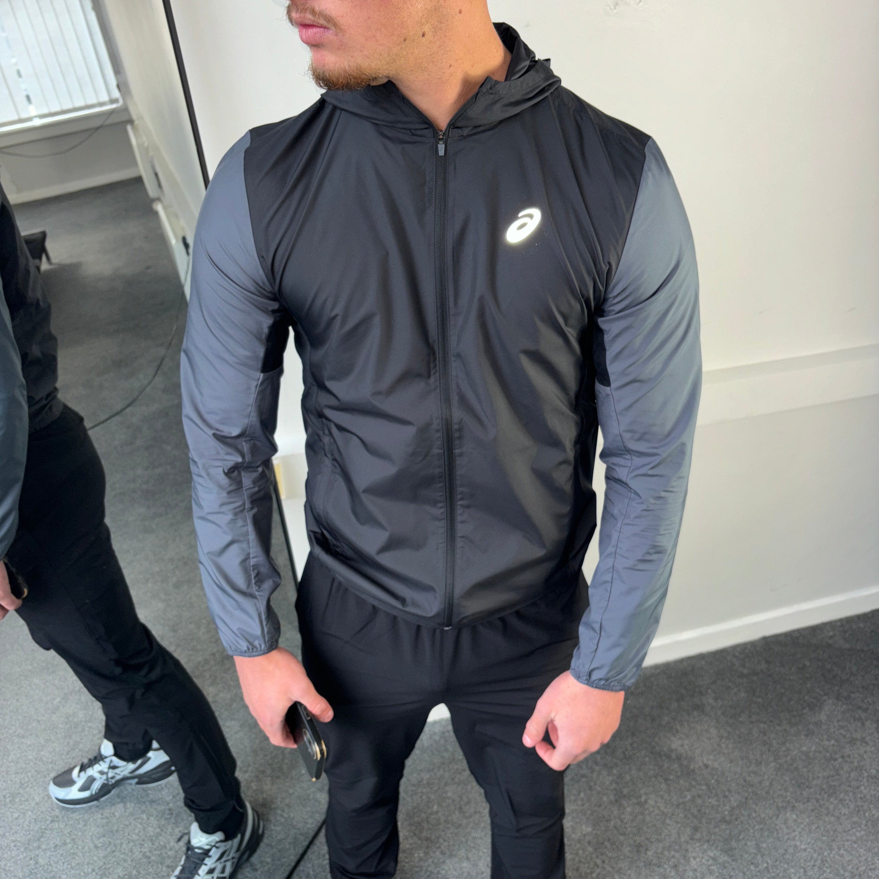 Asics Icon Windbreaker Jacket - Black / Grey