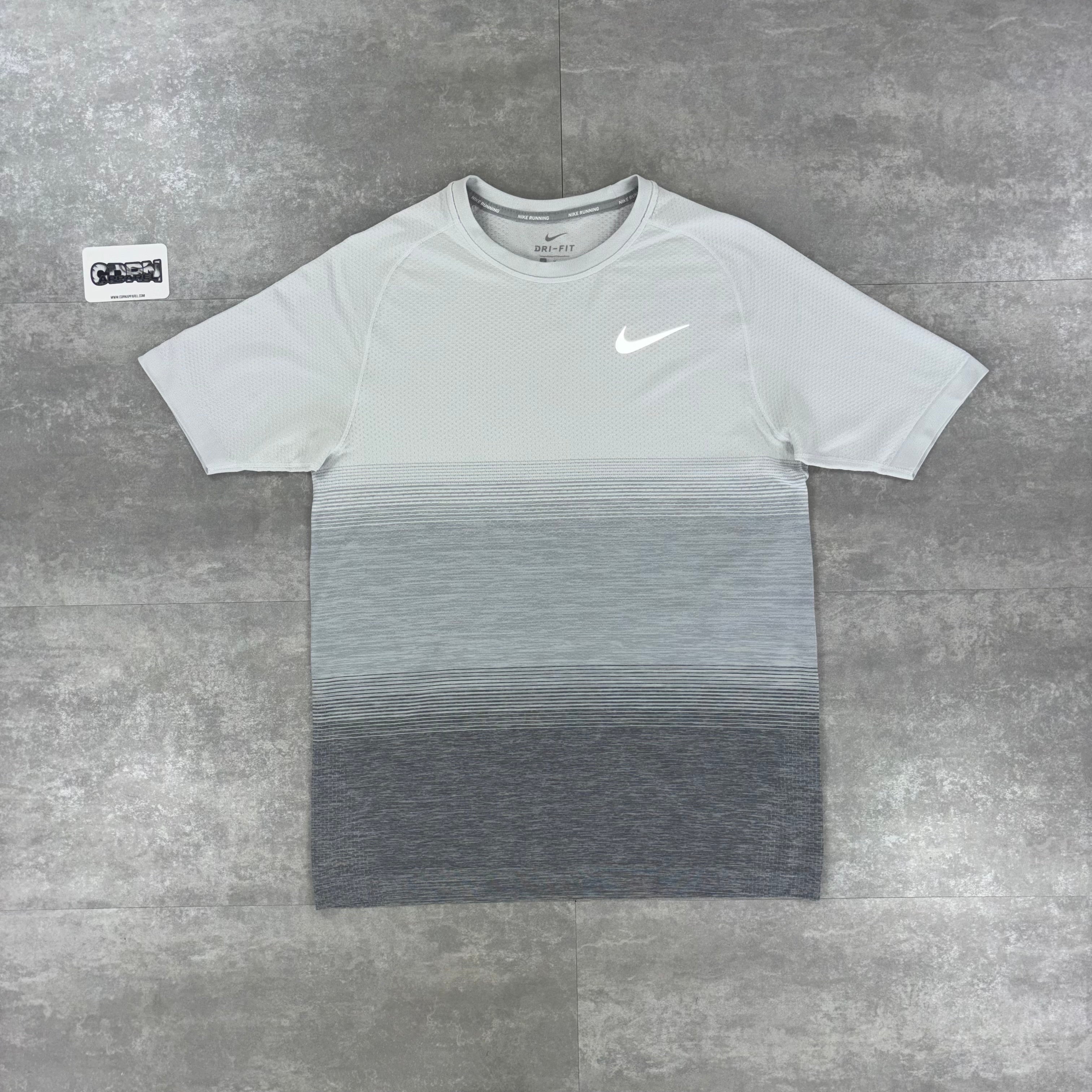 Nike Miler Techknit T-Shirt - Cloud Grey Gradient
