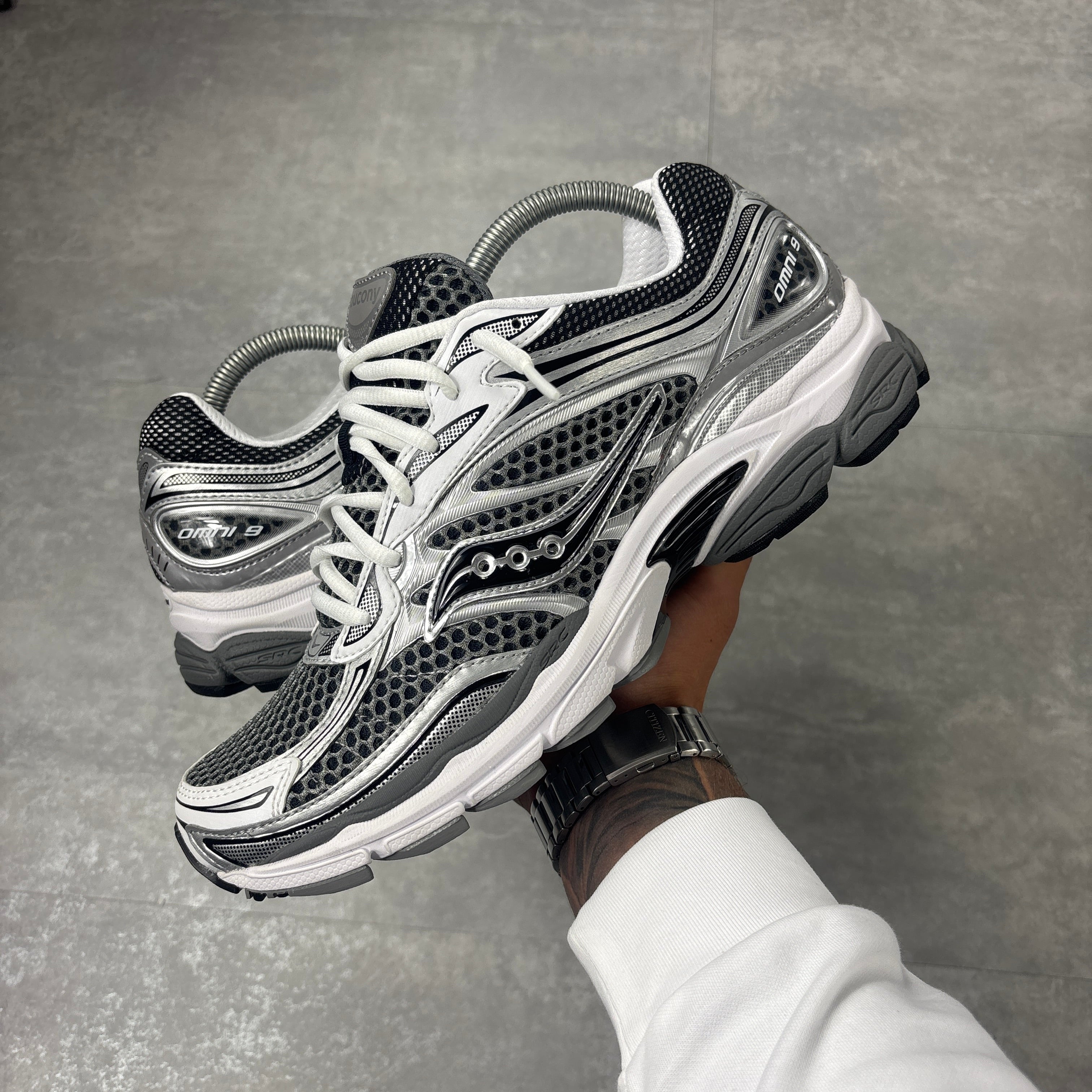Saucony ProGrid Omni 9 Grey Silver
