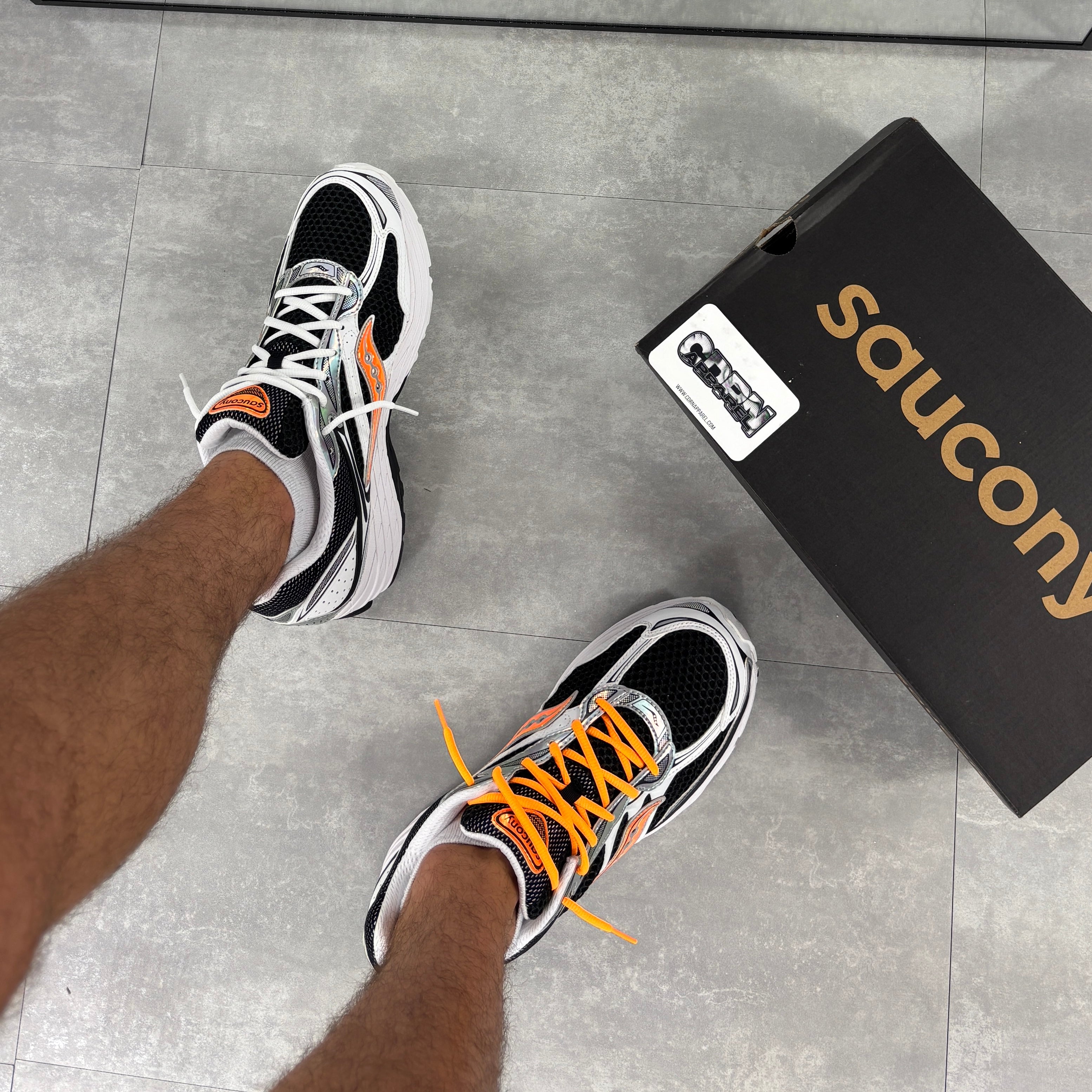 Saucony ProGrid Omni 9 White Vo2 Orange