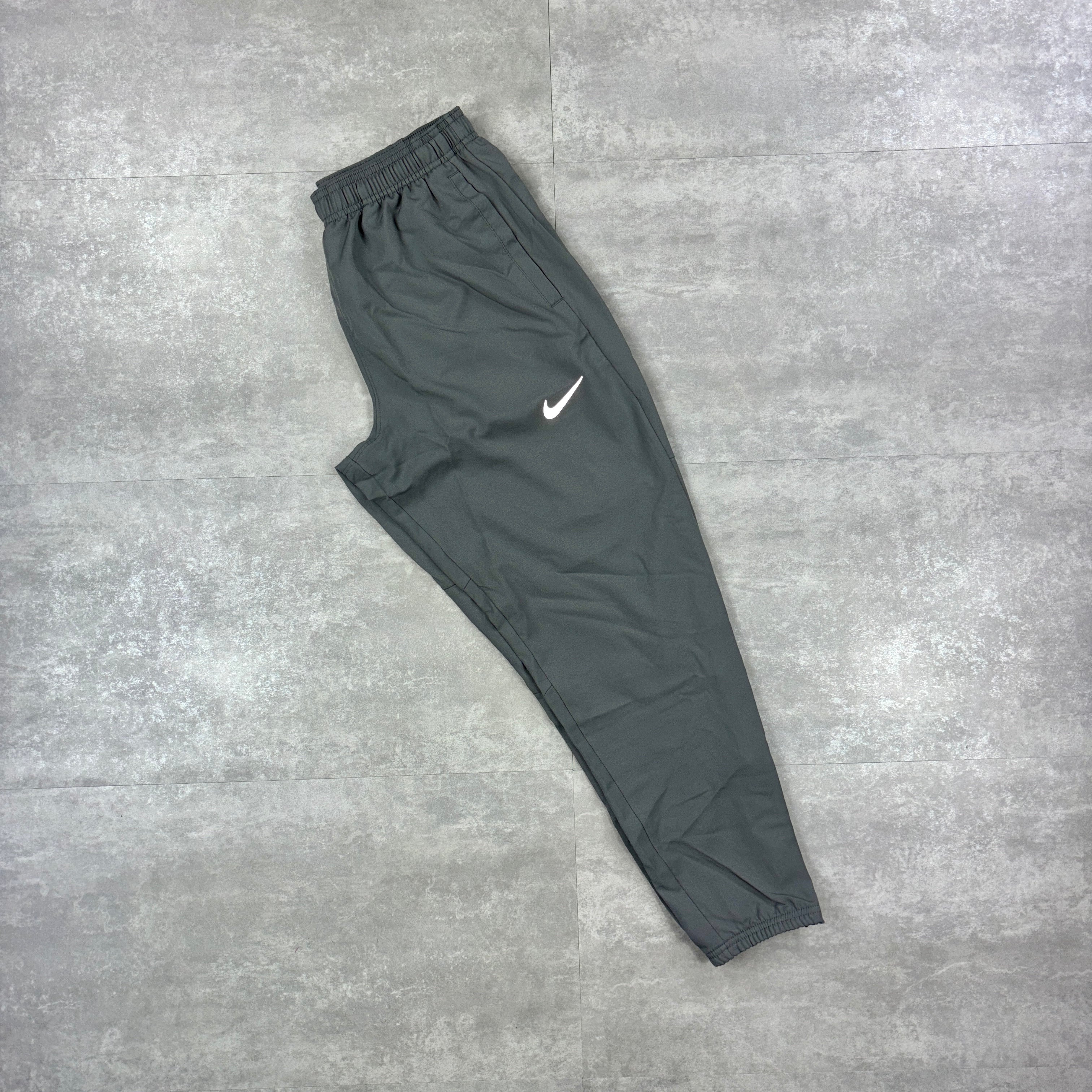 Nike Grey Miler Repel Windbreaker & Grey Challenger Pants Set