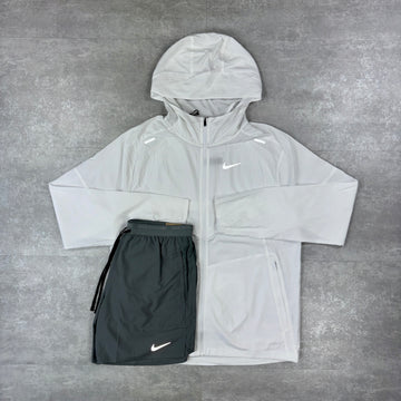 Nike White Windbreaker Set & Grey Flex Strides Shorts Set