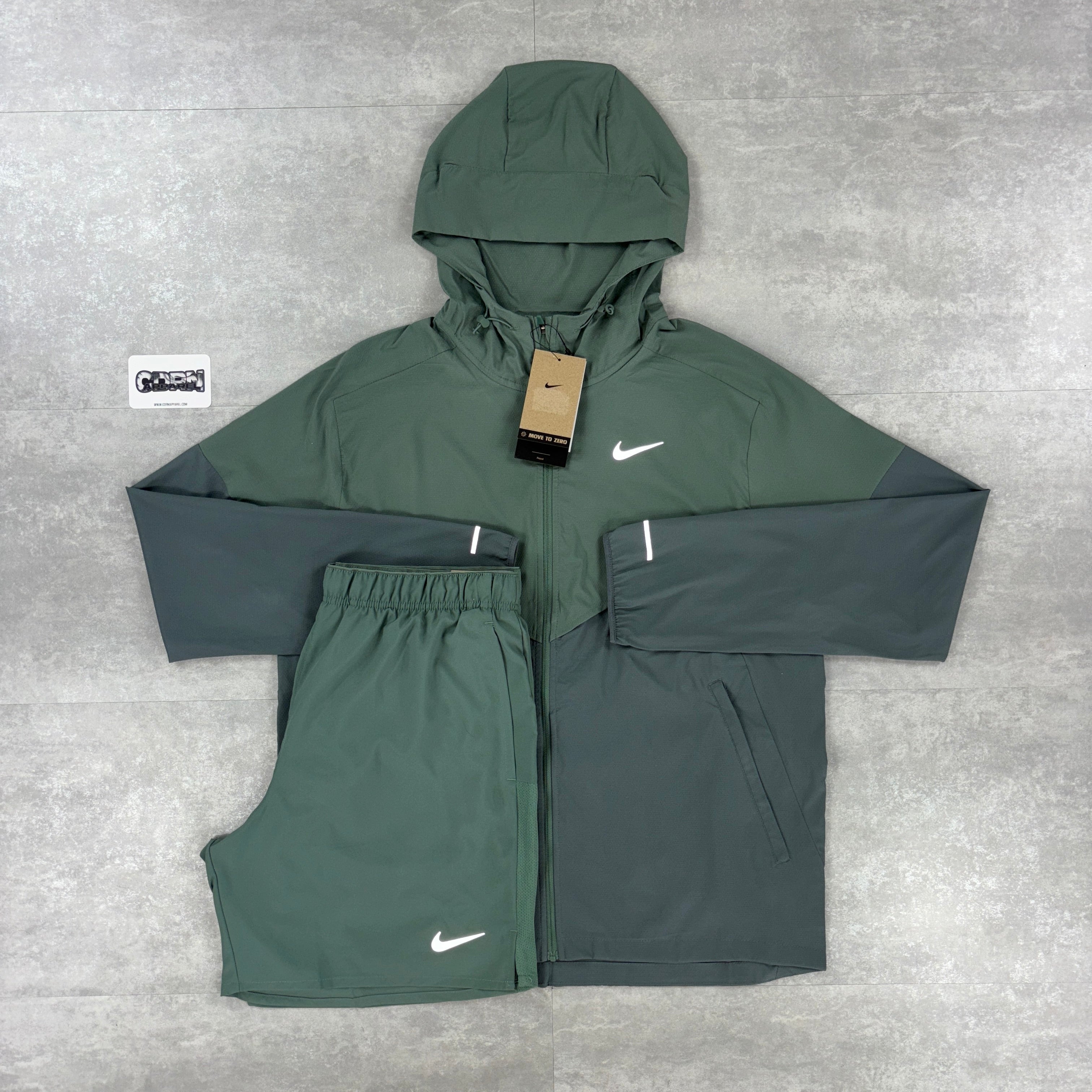 Nike Challenger Shorts - Clay Green