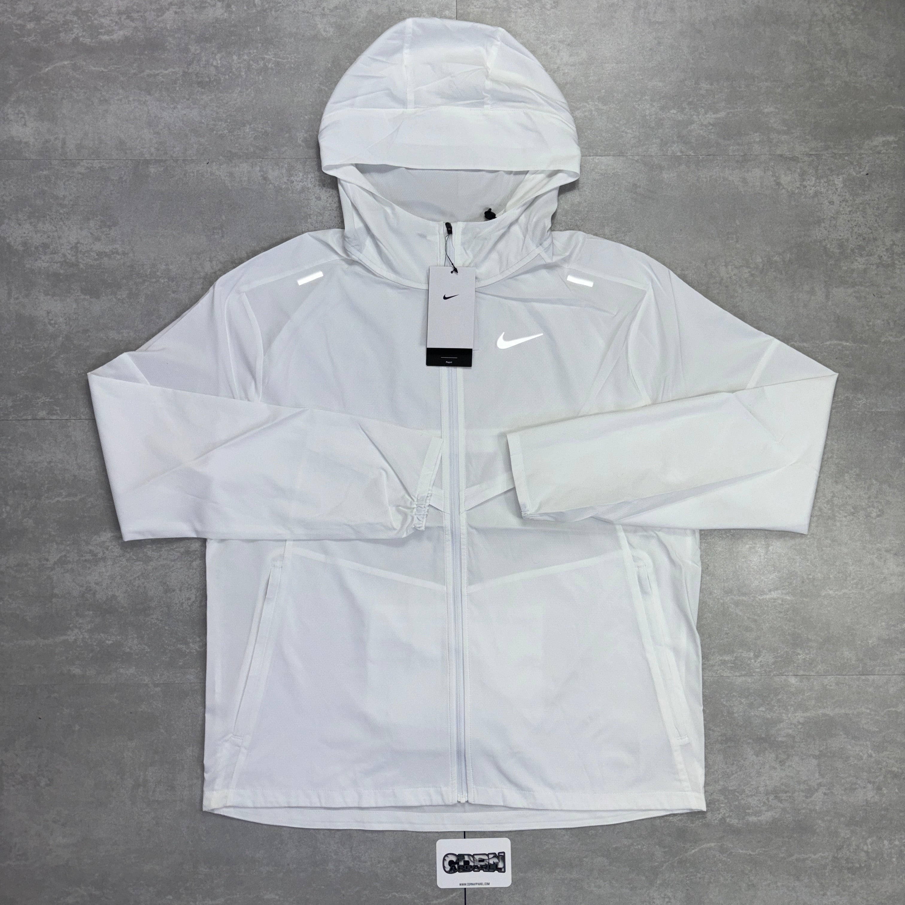 Nike UV Windbreaker Ice White, White Miler 1.0 & Black Phenom Pants