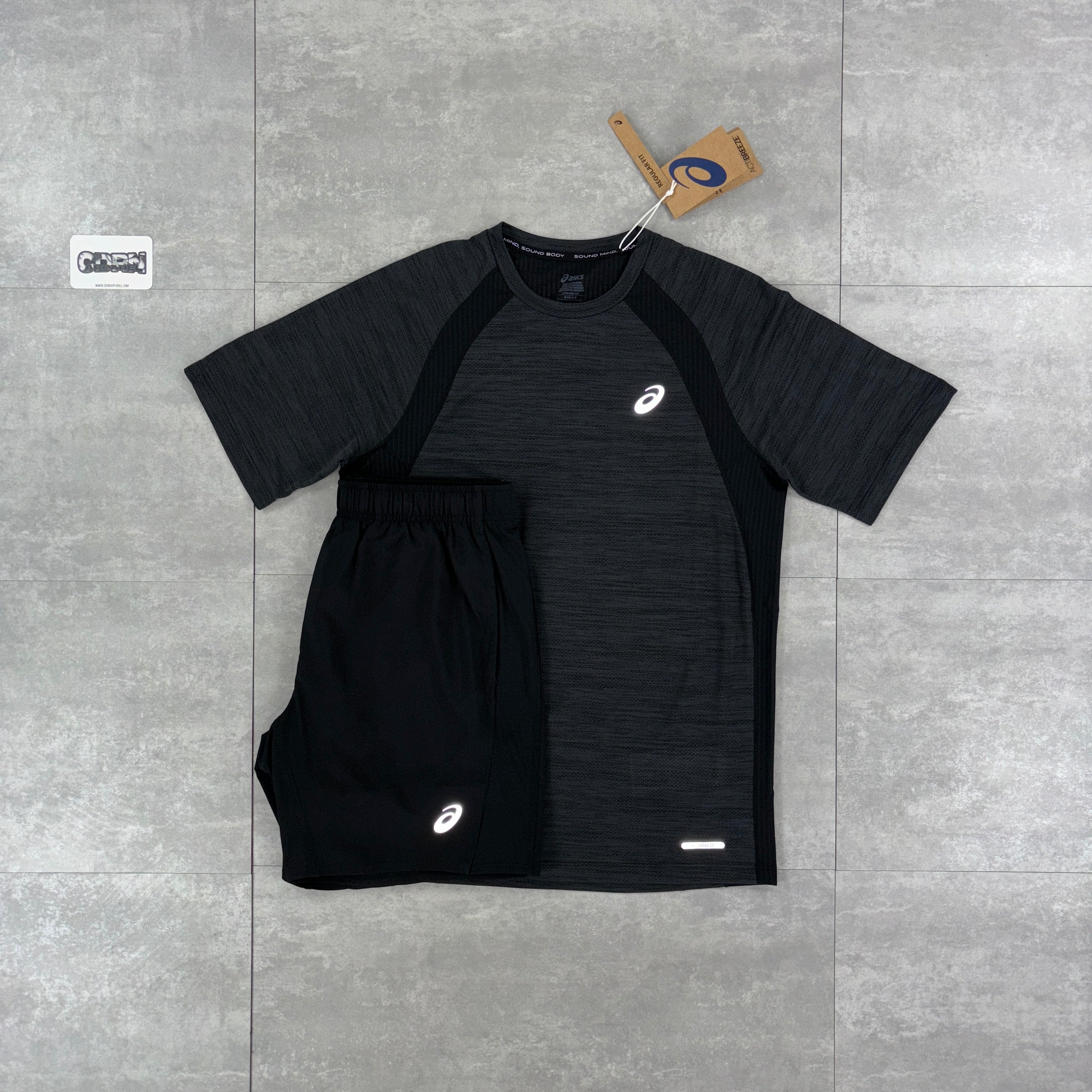 Asics Road Seamless T-Shirt Black & Black Performance Shorts Set