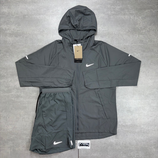 Nike Miler Grey Repel Windbreaker & 7” Grey Nike Flex Strides