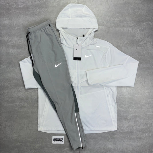 Nike UV Windbreaker Ice White, White Miler 1.0 & Grey Phenom Pants