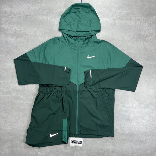 Nike Challenger Shorts - Jungle Green