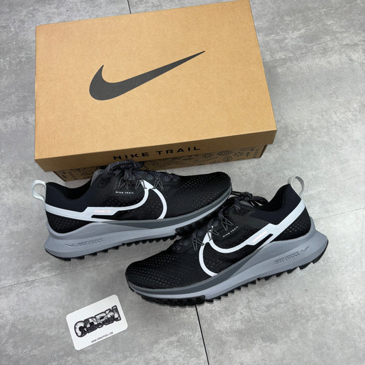 Nike React Pegasus Trail 4 - Black/Grey