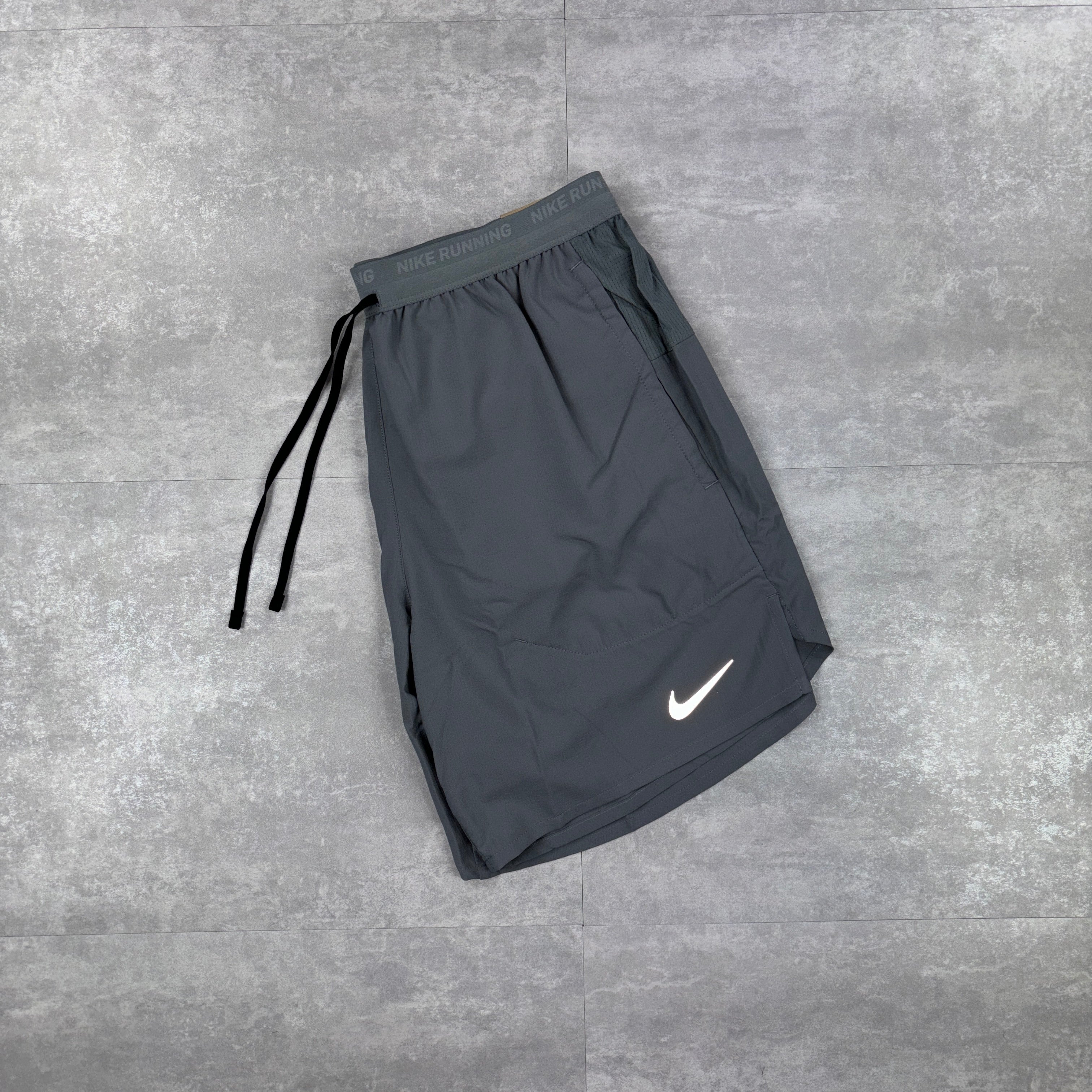 Nike Miler Grey Repel Windbreaker & 7” Grey Nike Flex Strides