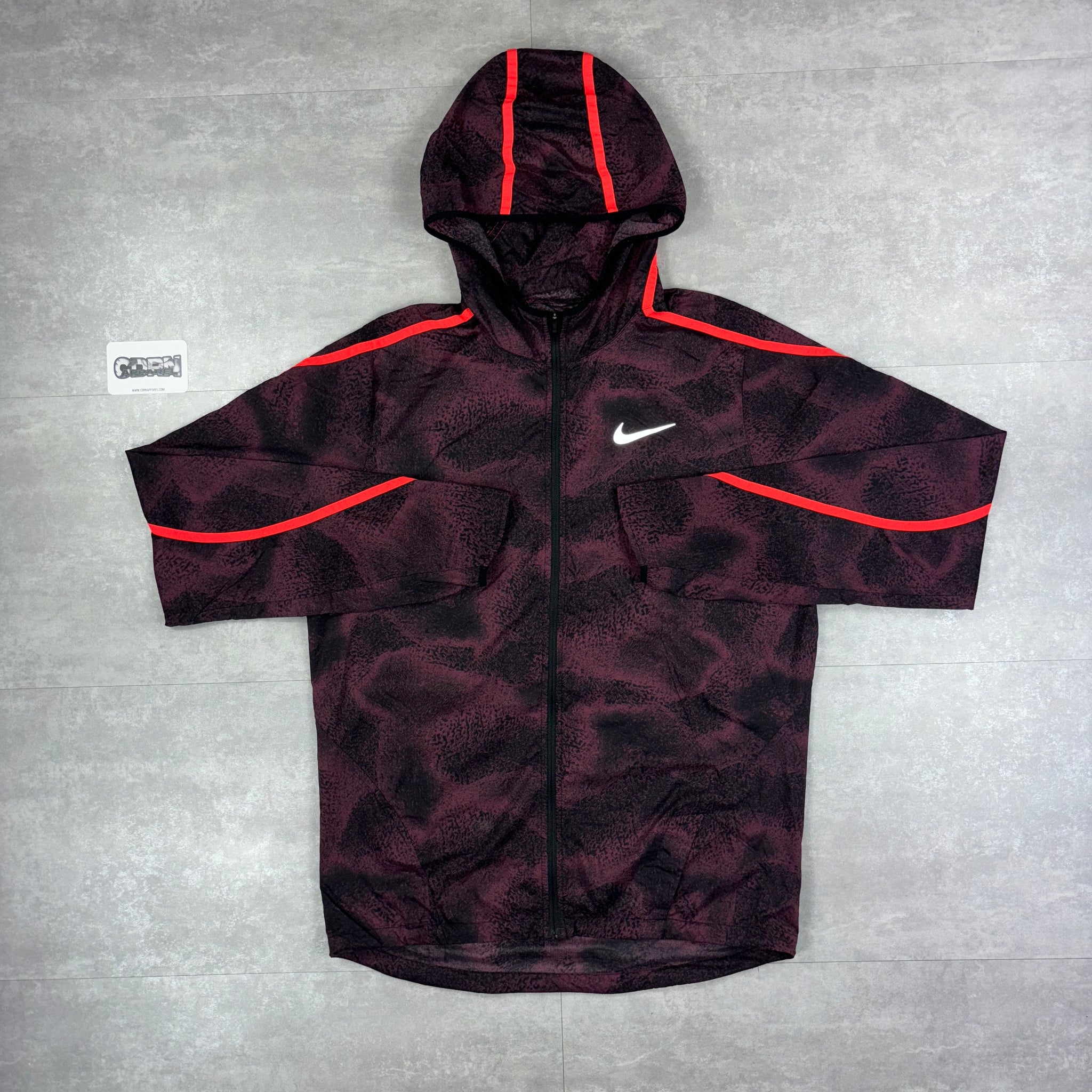 Nike Impossibly Light Fog Windbreaker - Red/Black