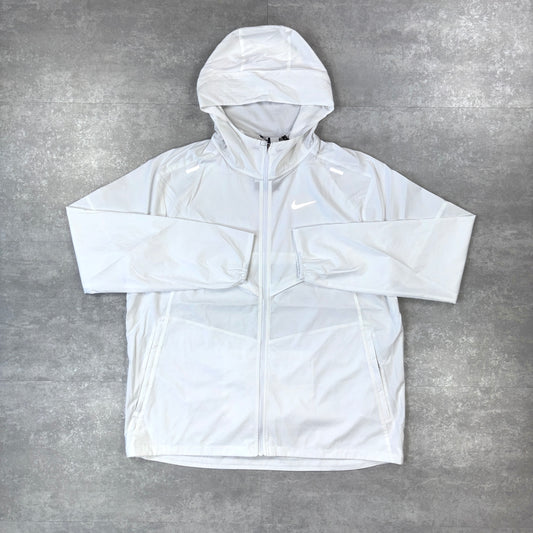 Nike White Windbreaker Set & Grey Flex Strides Shorts Set