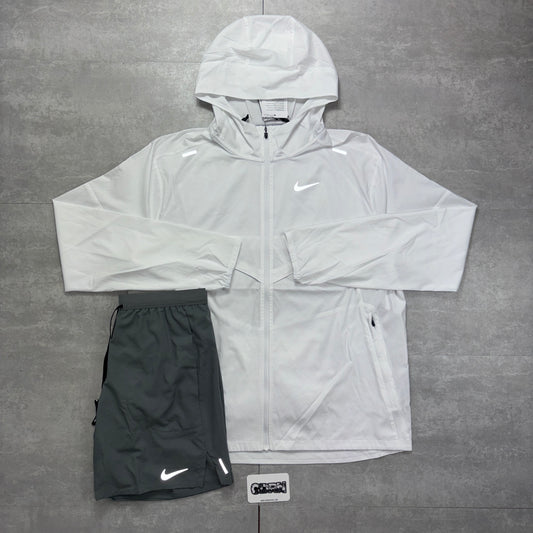 Nike White Windbreaker Set & Grey Flex Strides Shorts Set