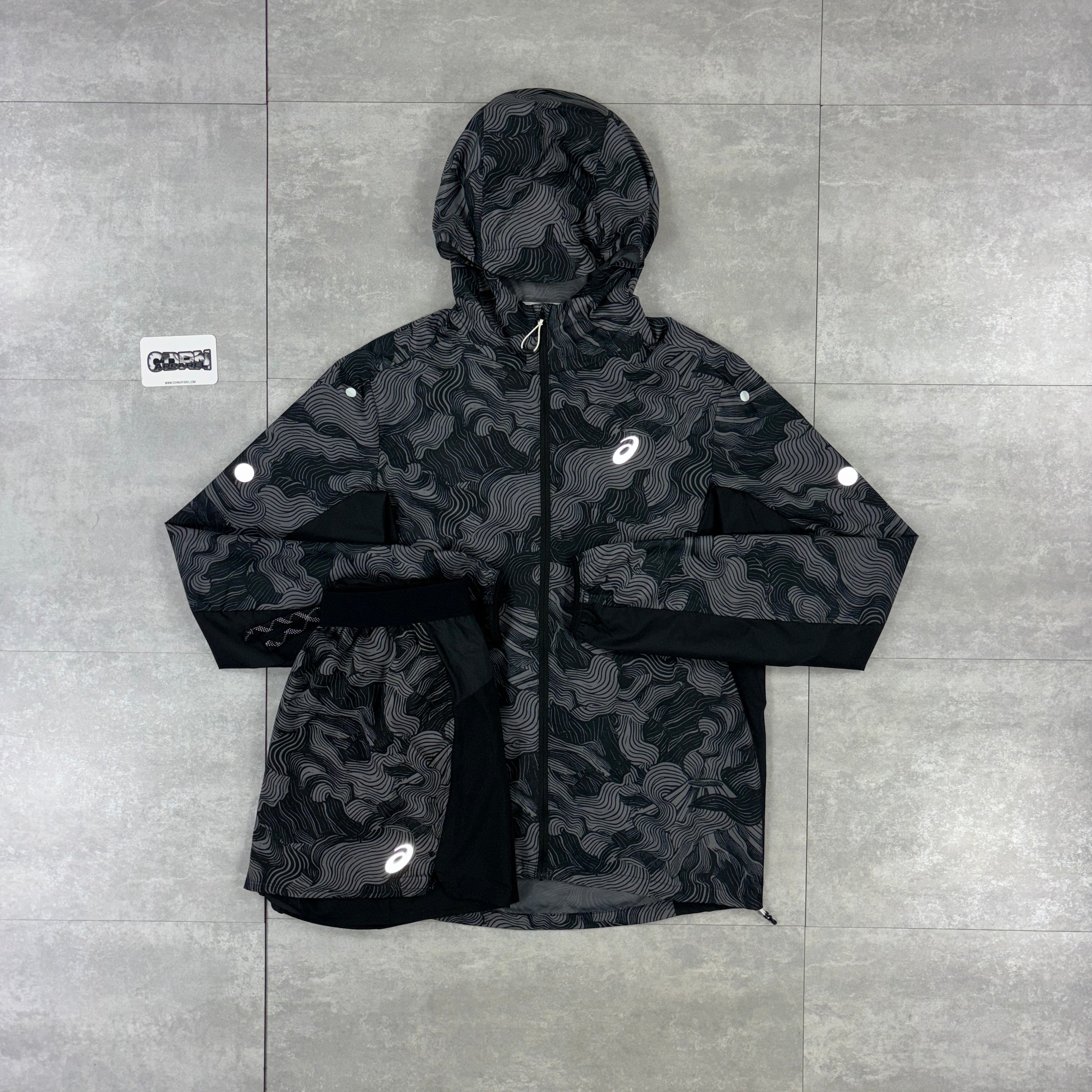 Asics Fujitrail Windbreaker Jacket & Asics Fujitrail Shorts Set