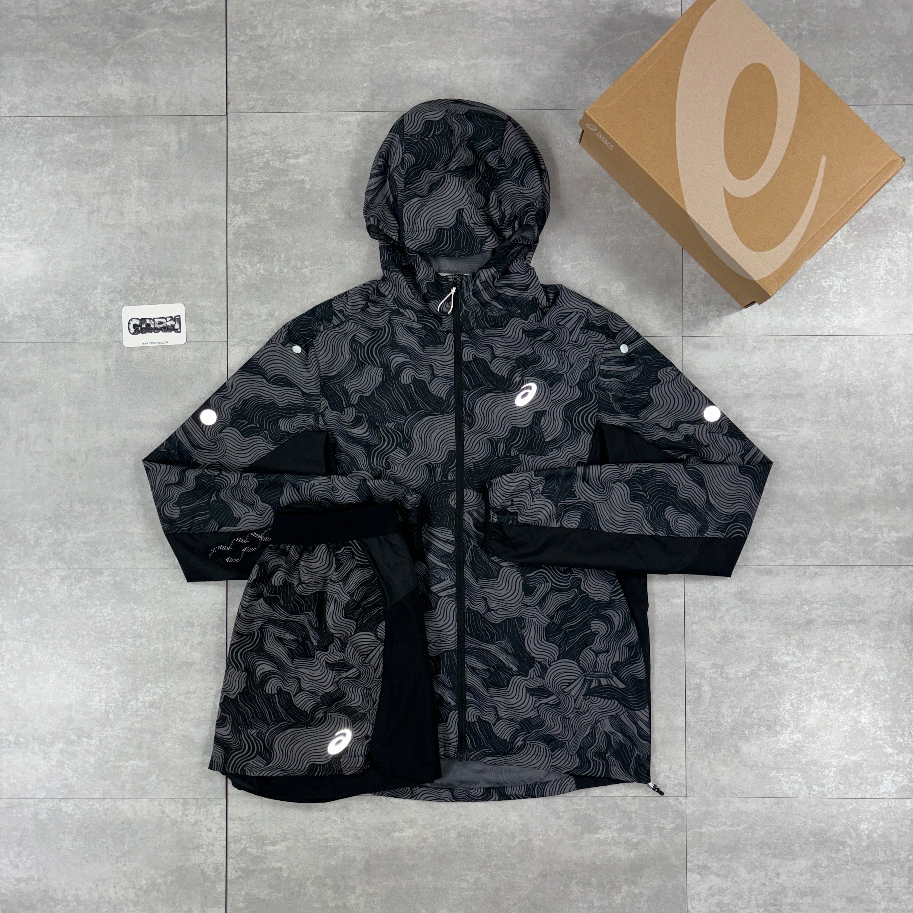 Asics Fujitrail Windbreaker Jacket & Asics Fujitrail Shorts Set