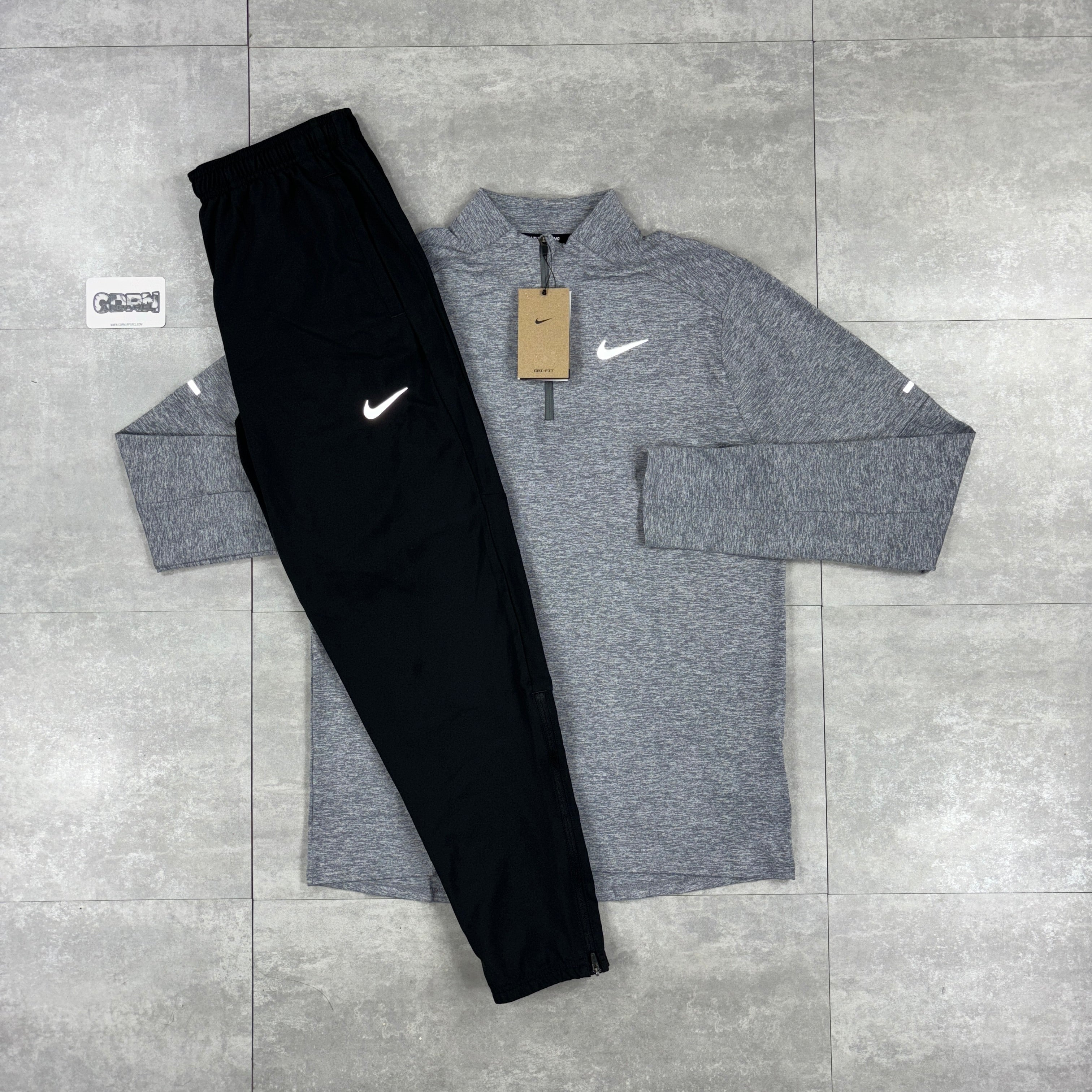 Nike Element 1.0 1/4 Zip - Grey