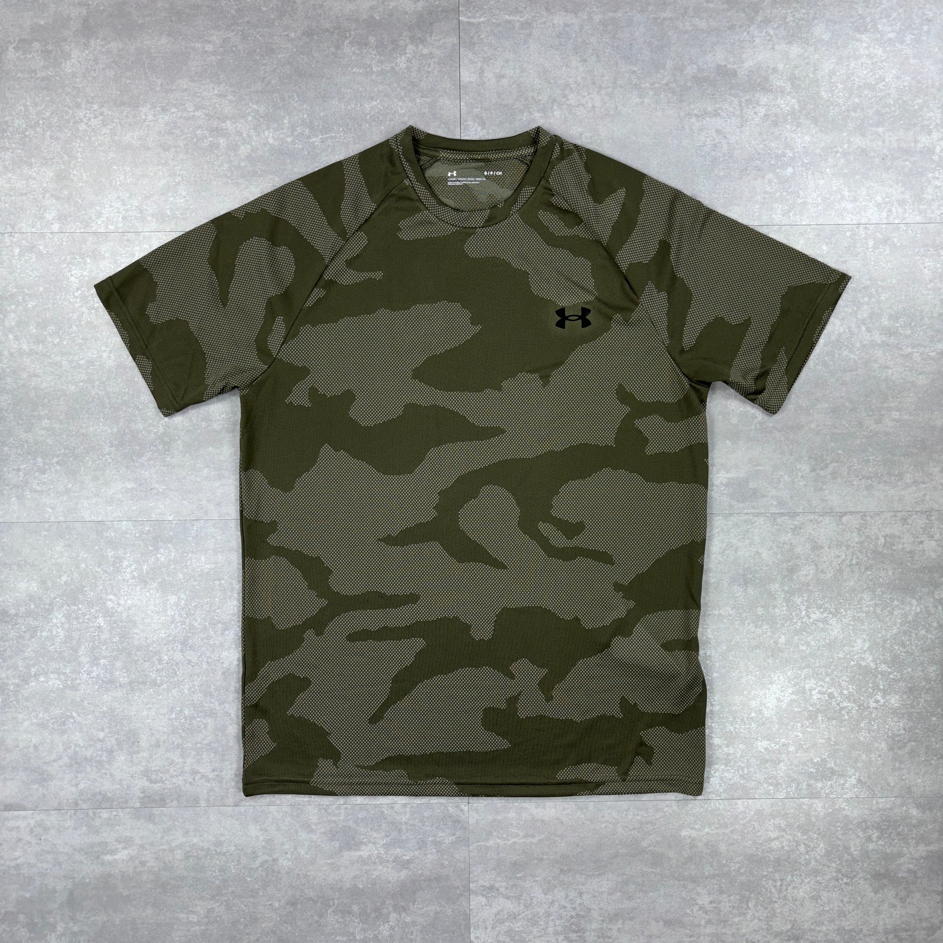 Under Armour Khaki Green Camo T-shirt & Black 7” Speed Pocket Shorts