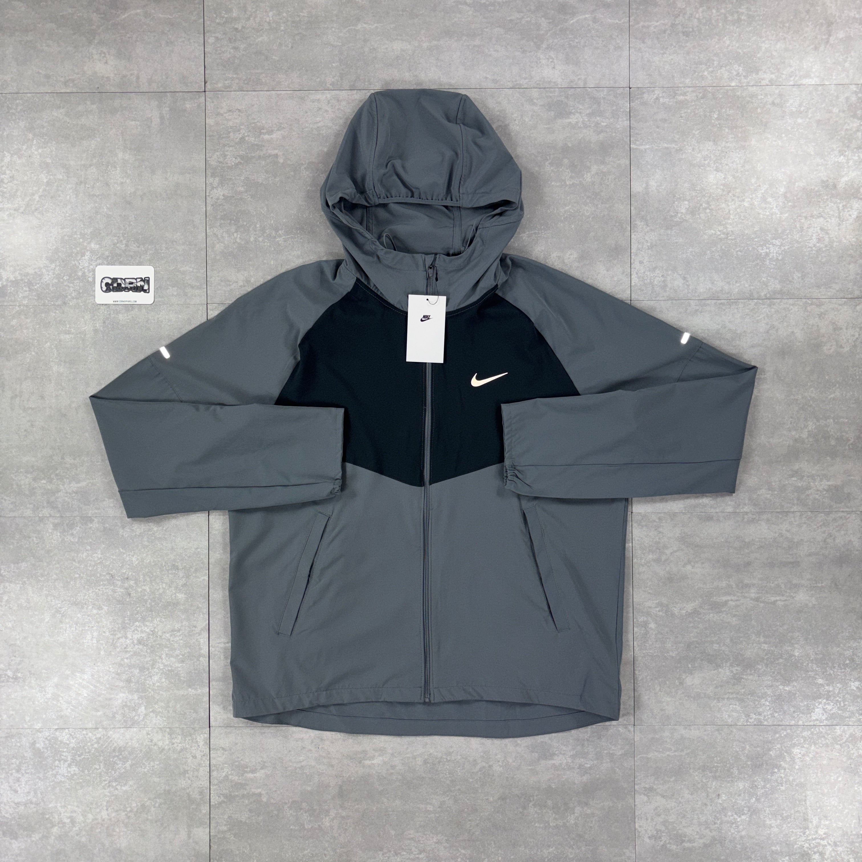 Nike Miler Repel Windbreaker Jacket - Grey / Black