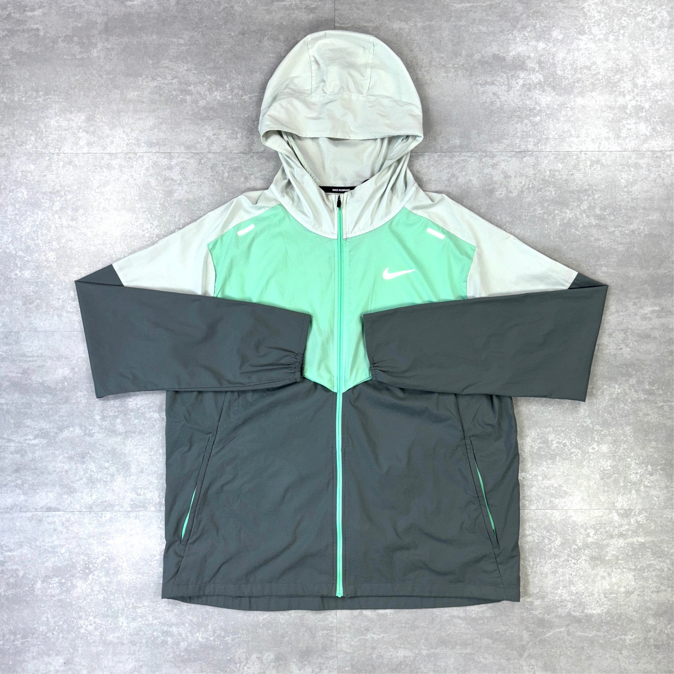 Nike UV Windbreaker Jacket - Mint